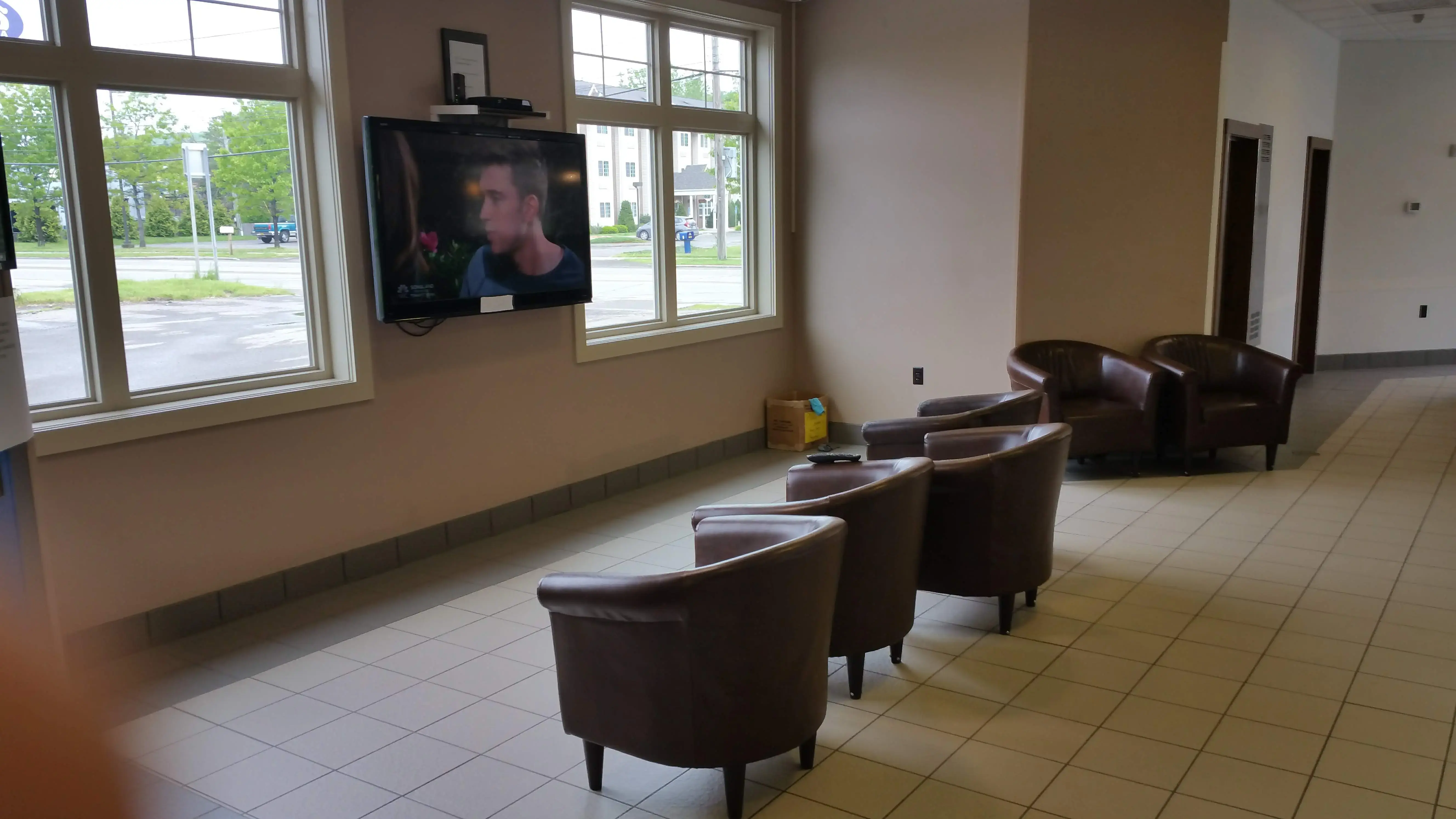 Village Laundromat - Image 13