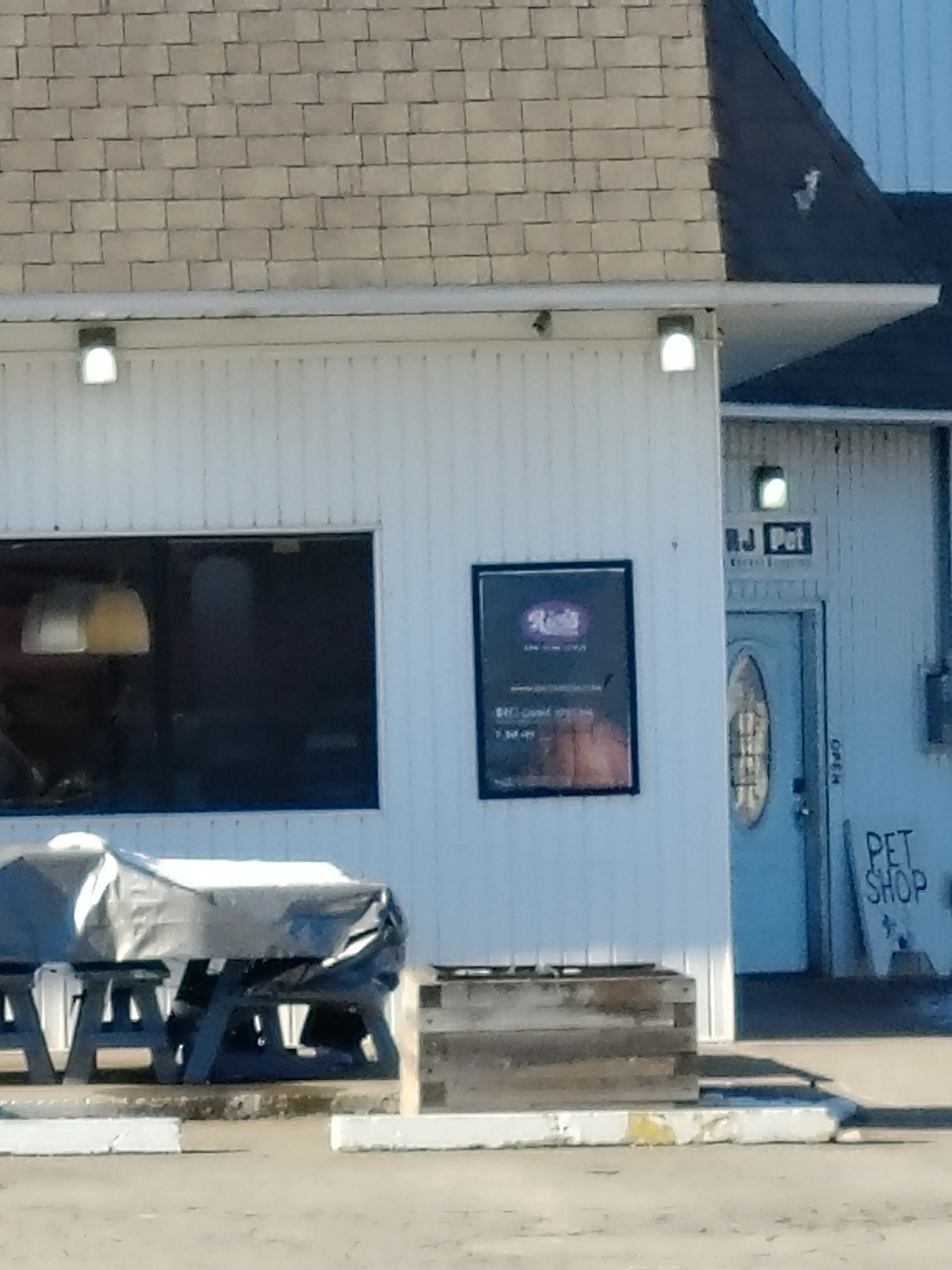 Village Laundromat - Image 16