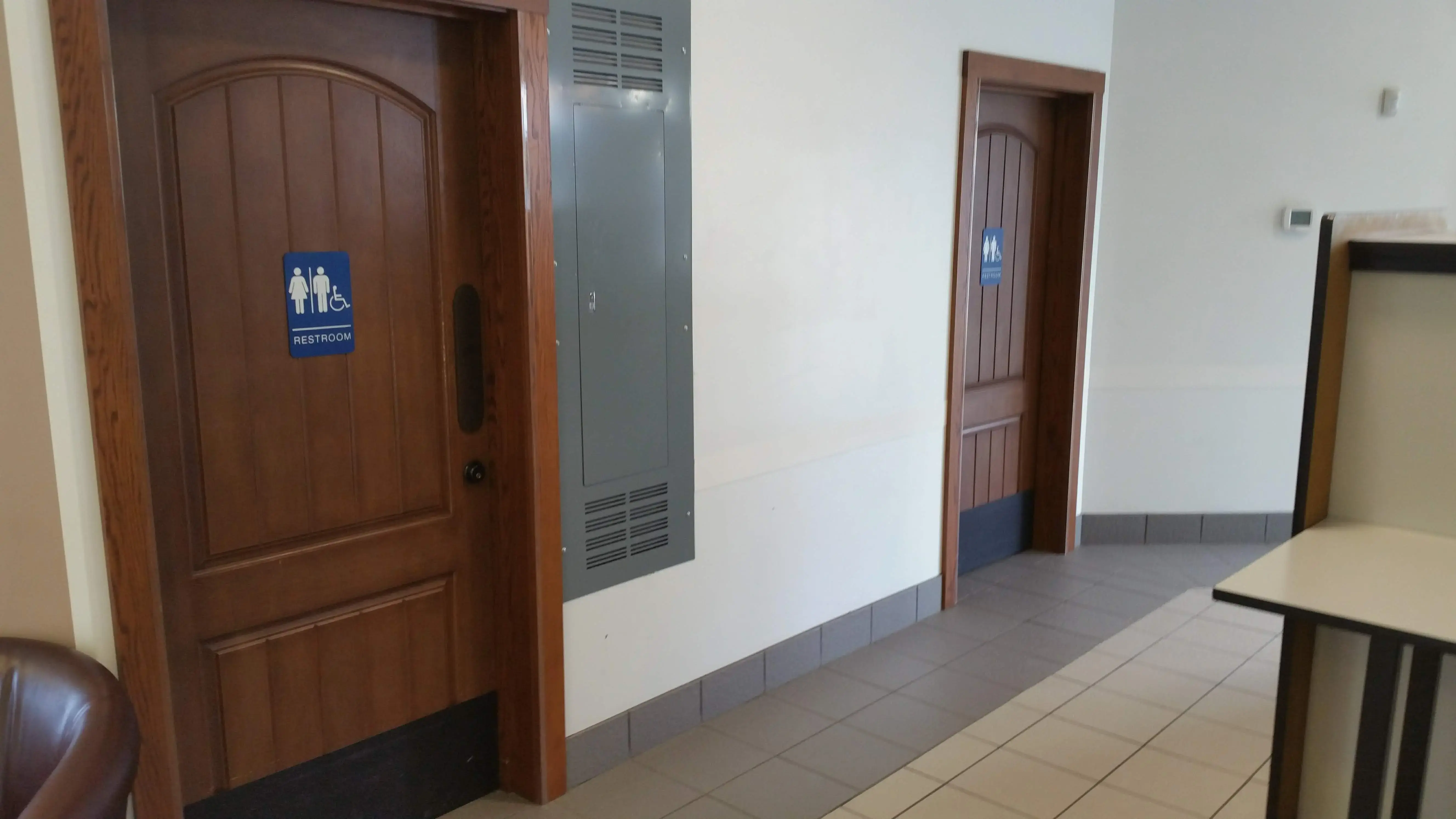 Village Laundromat - Image 5