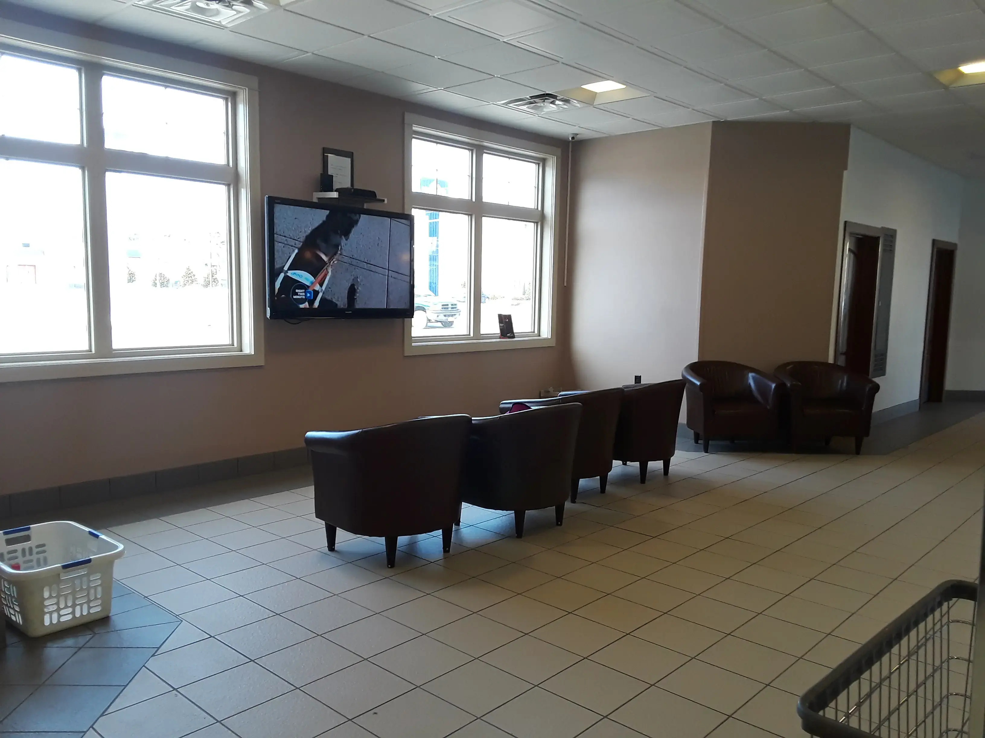 Village Laundromat - Image 3