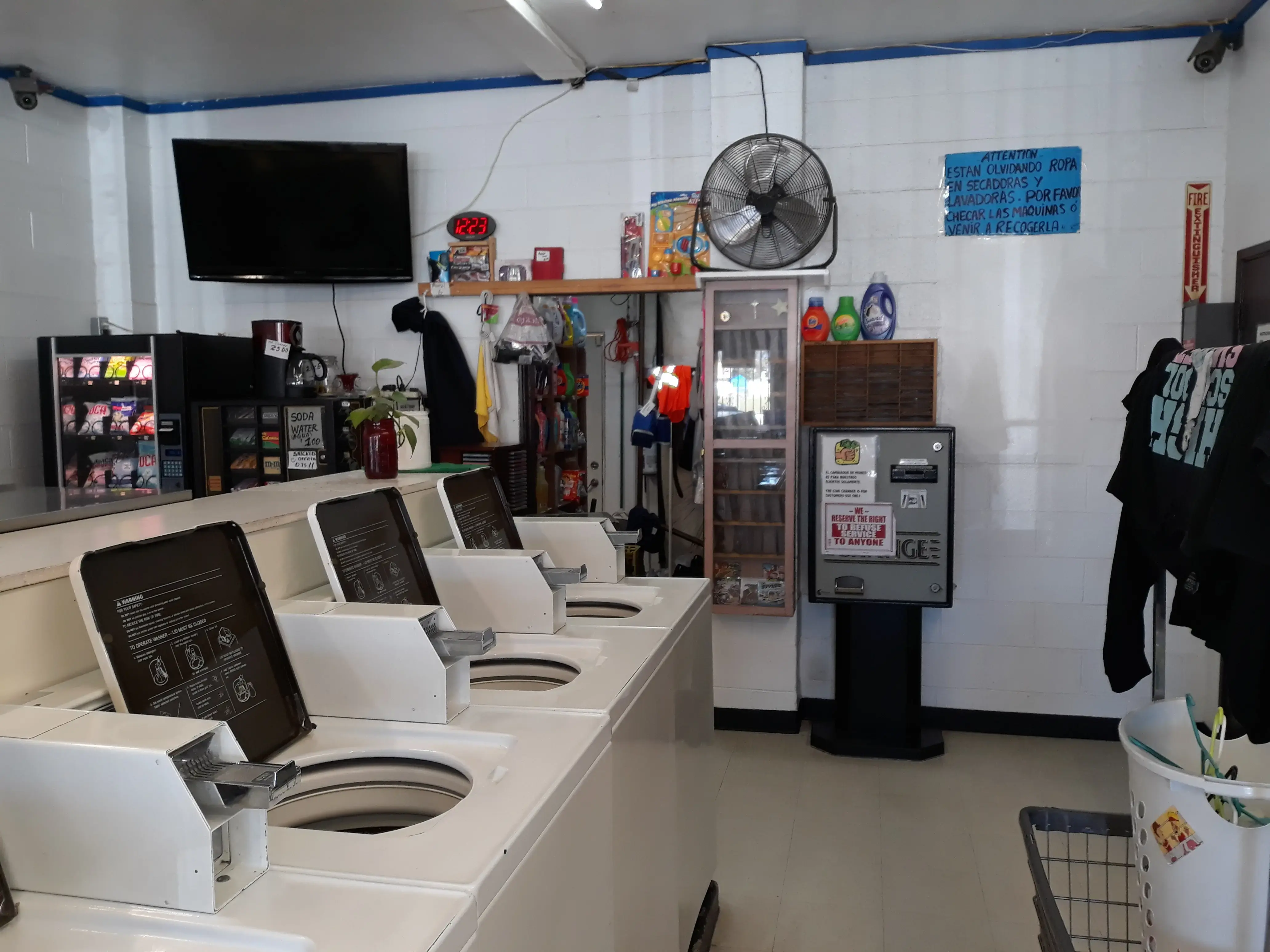 Village Laundromat - Image 4