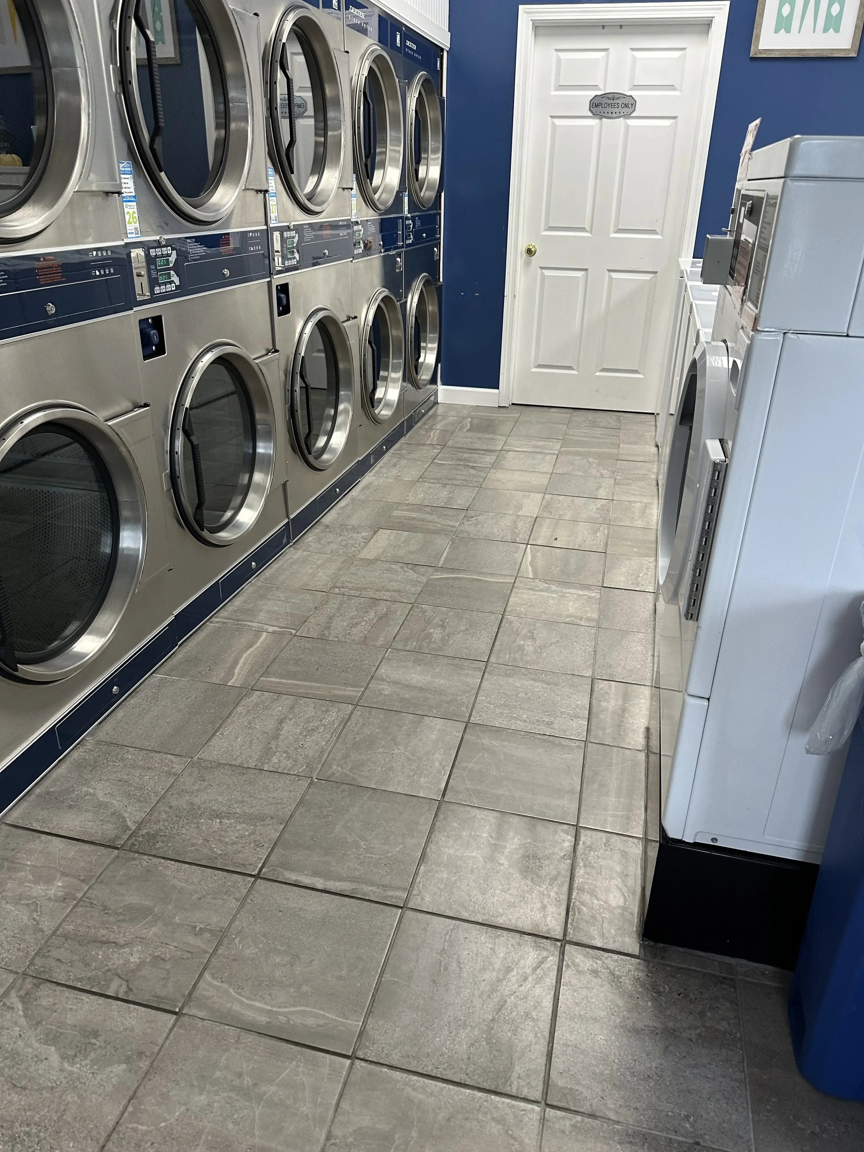 Village Laundromat thumbnail 19