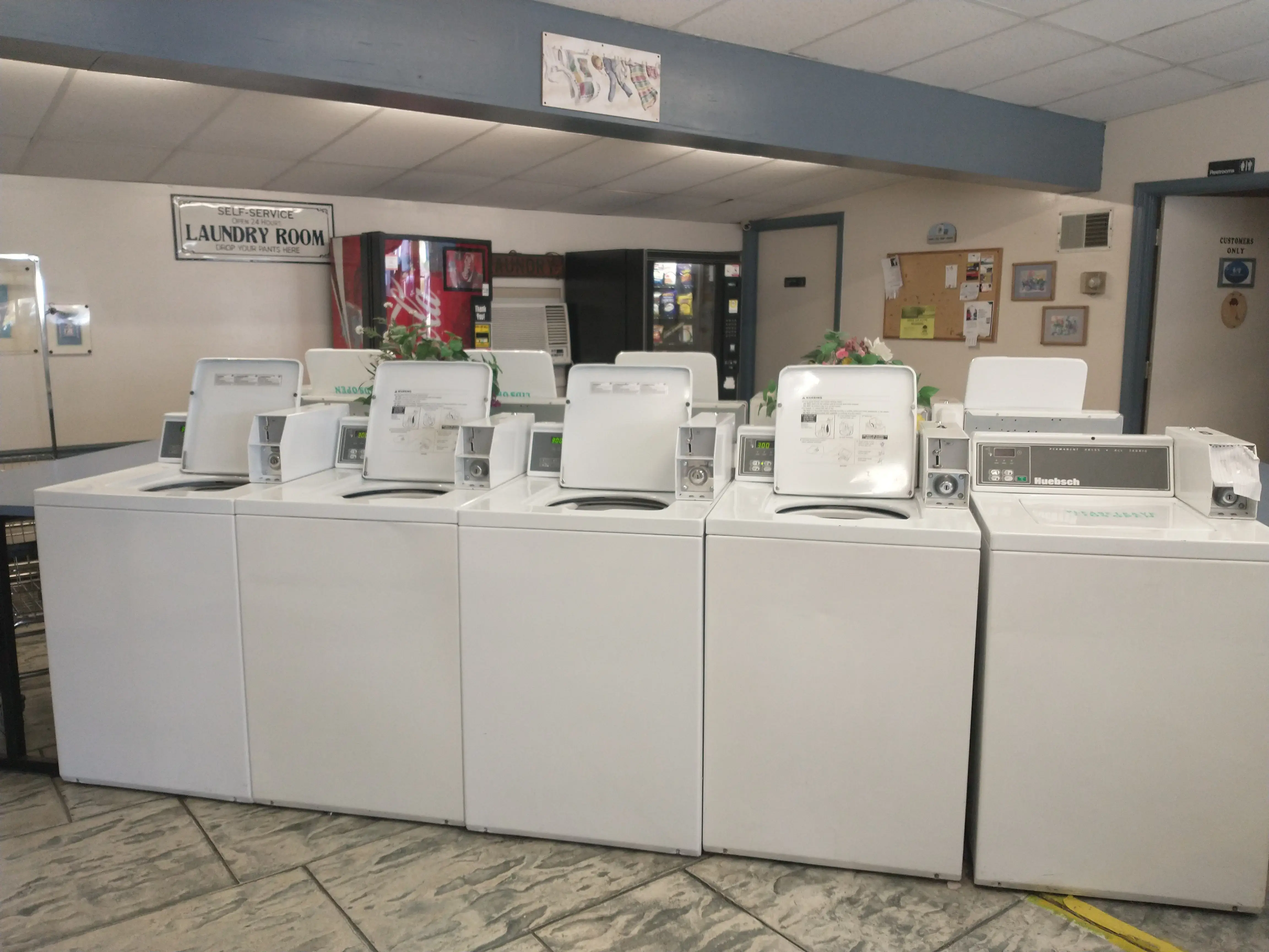 Village Laundromat thumbnail 4