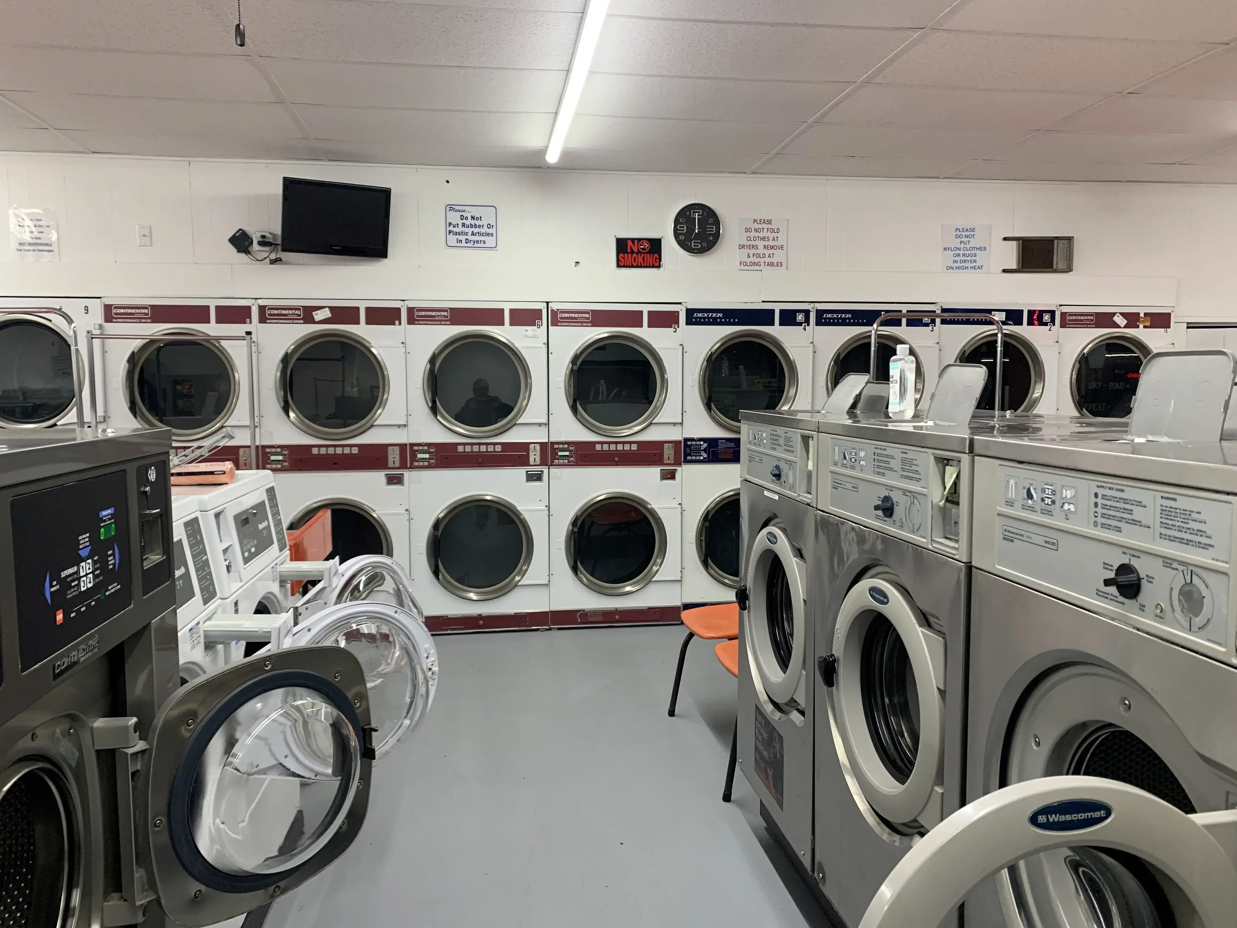 Village Laundry Laundromat - Image 3