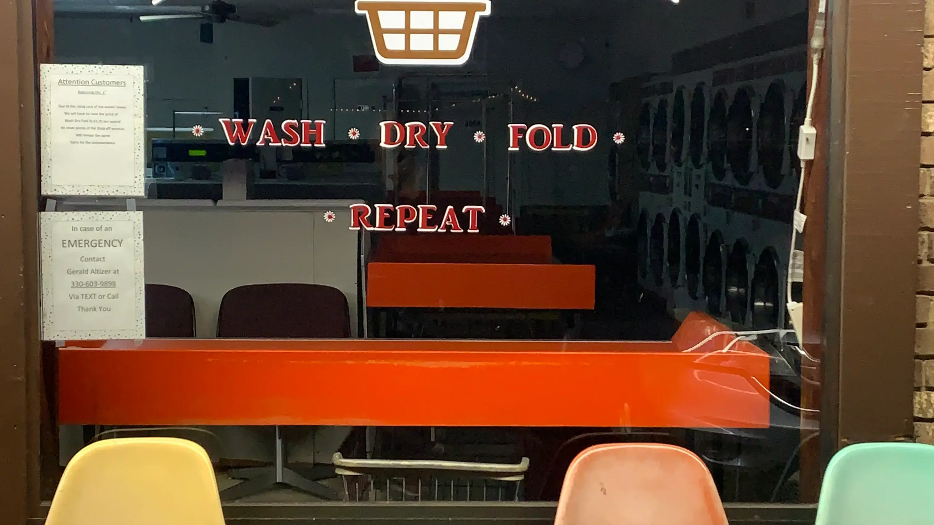 Village Laundry Laundromat thumbnail 12