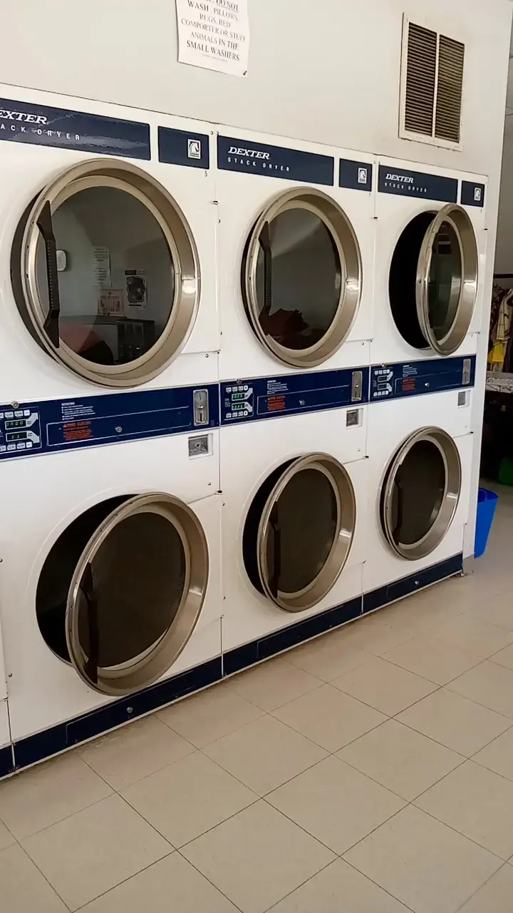 Vinton Laundromat - Image 2