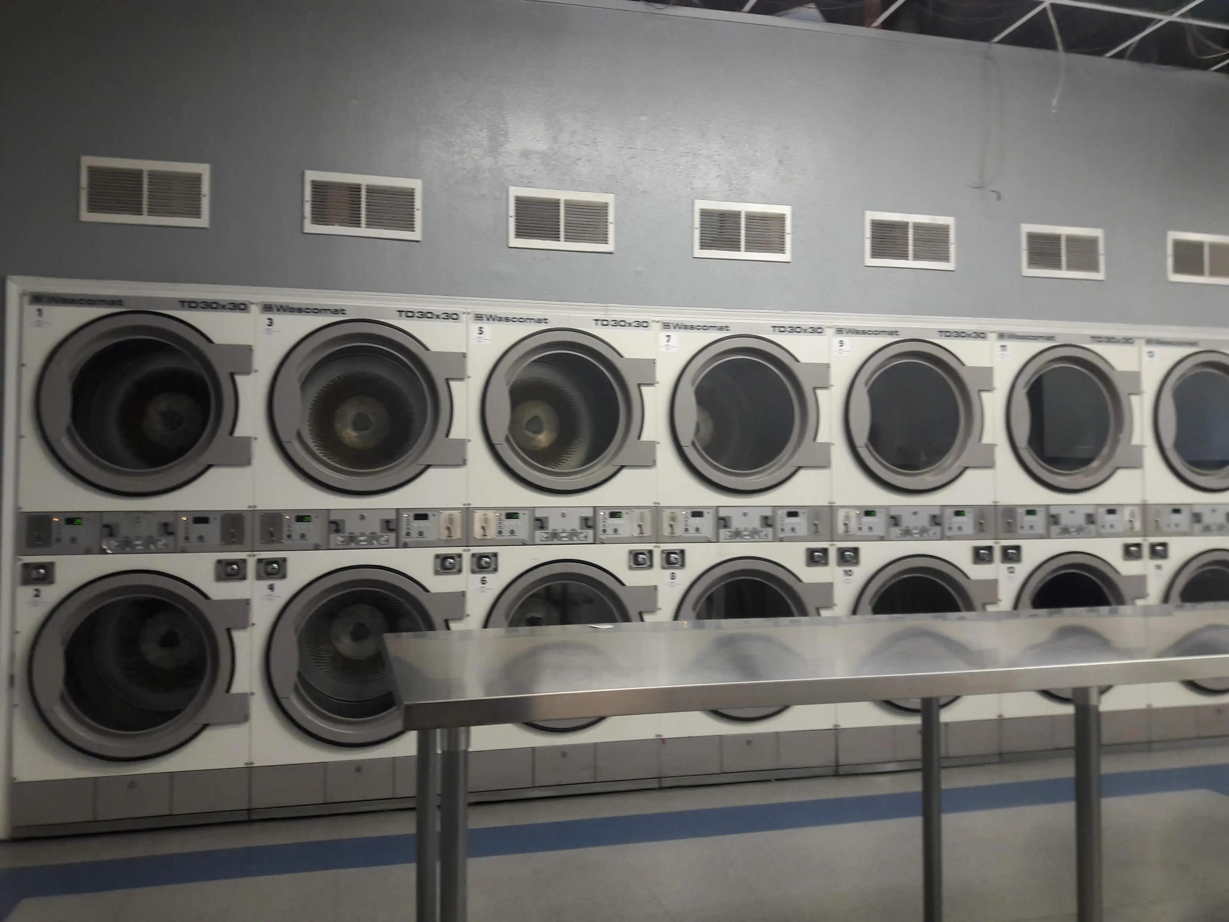 VIP Coin Laundry thumbnail 15