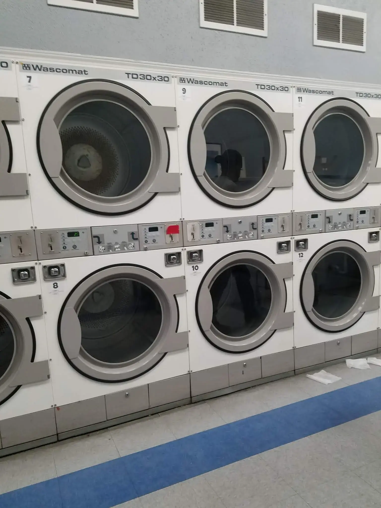 VIP Coin Laundry thumbnail 18