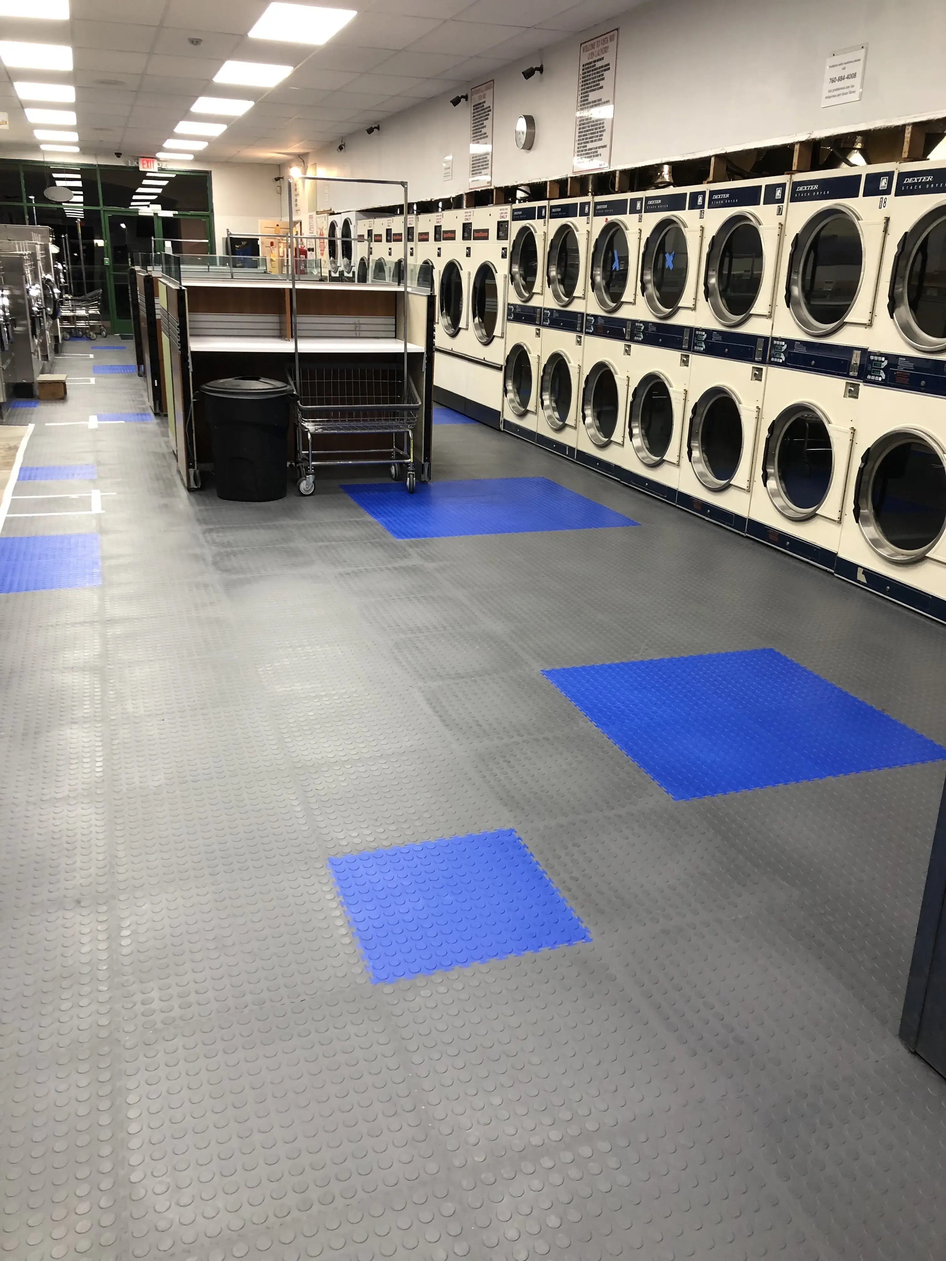 Vista Coin Laundry - Image 2