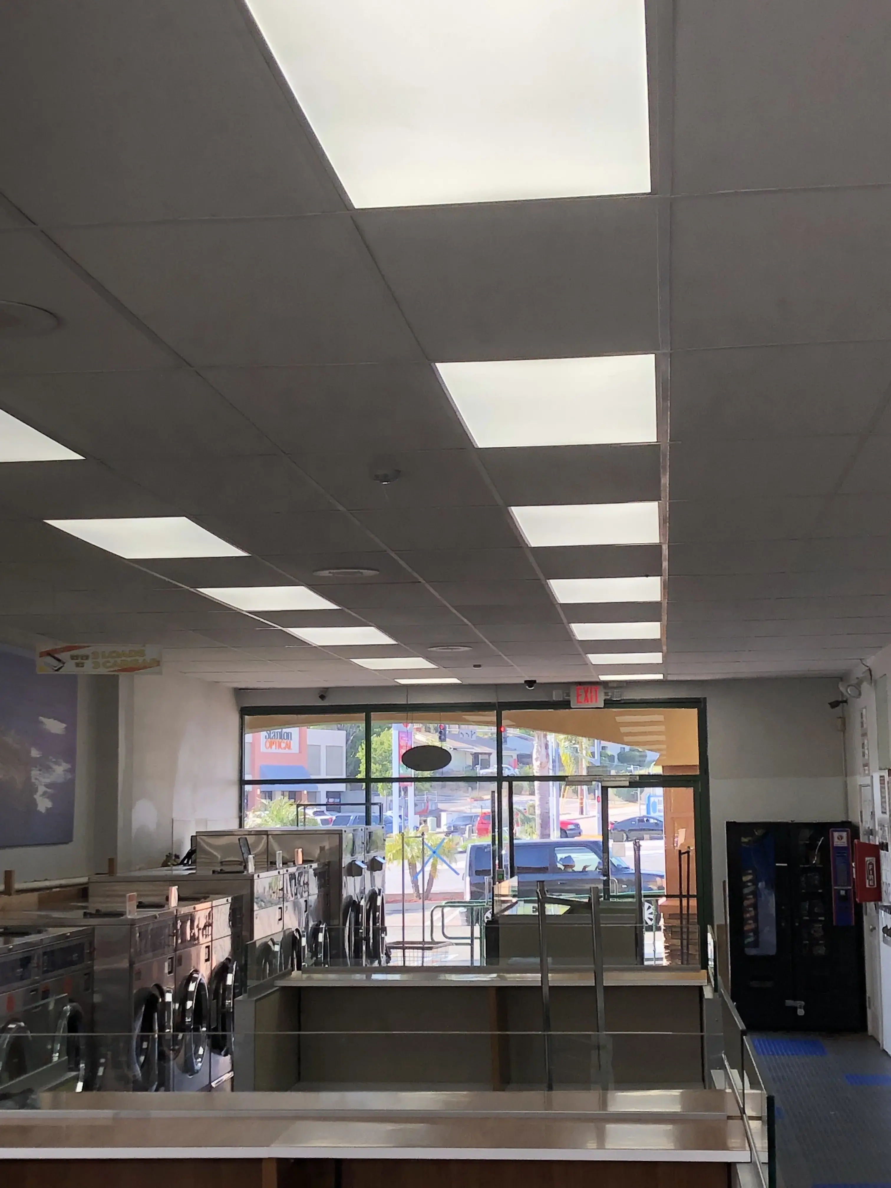 Vista Coin Laundry - Image 3