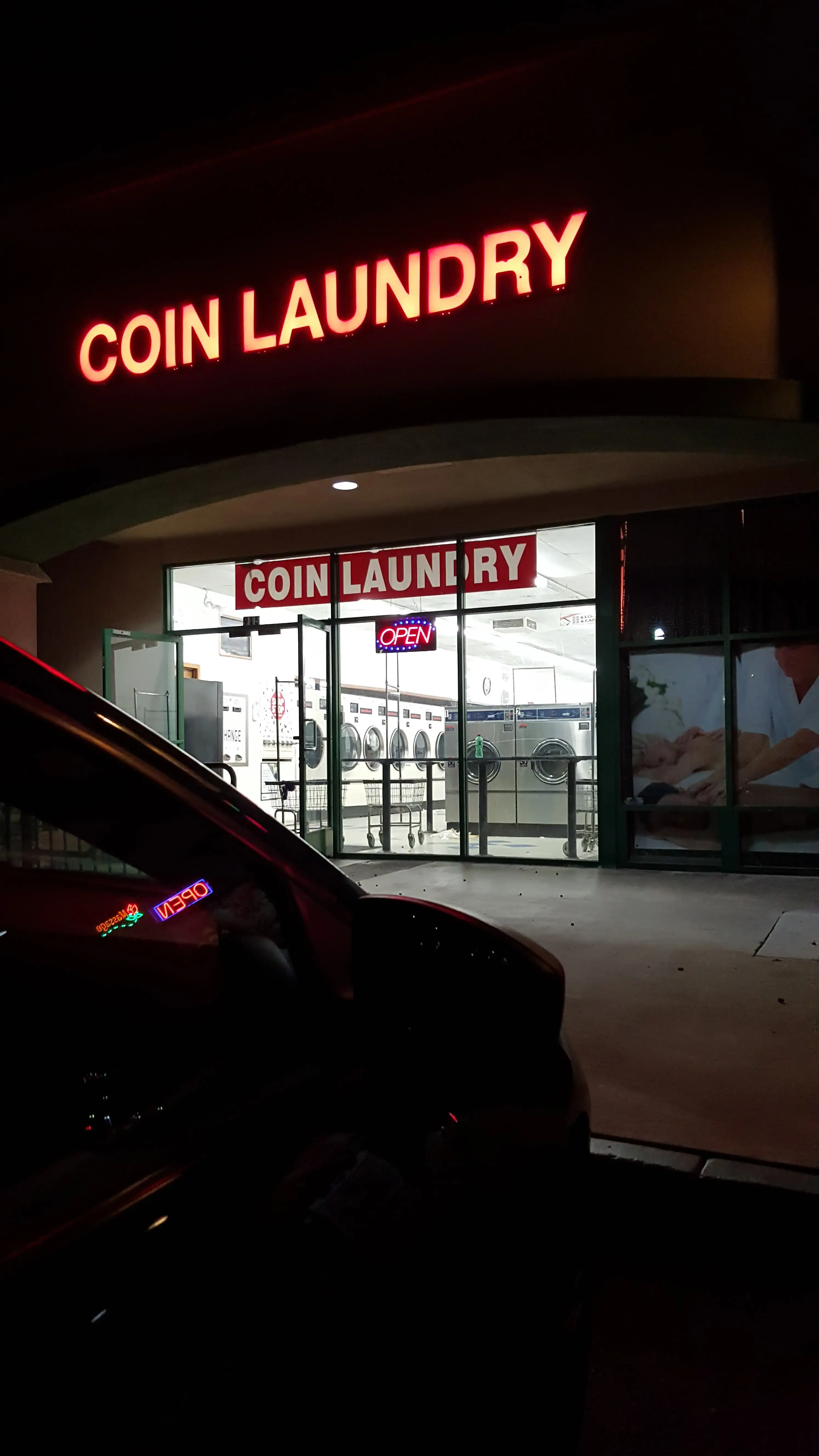 Vista Coin Laundry thumbnail 8