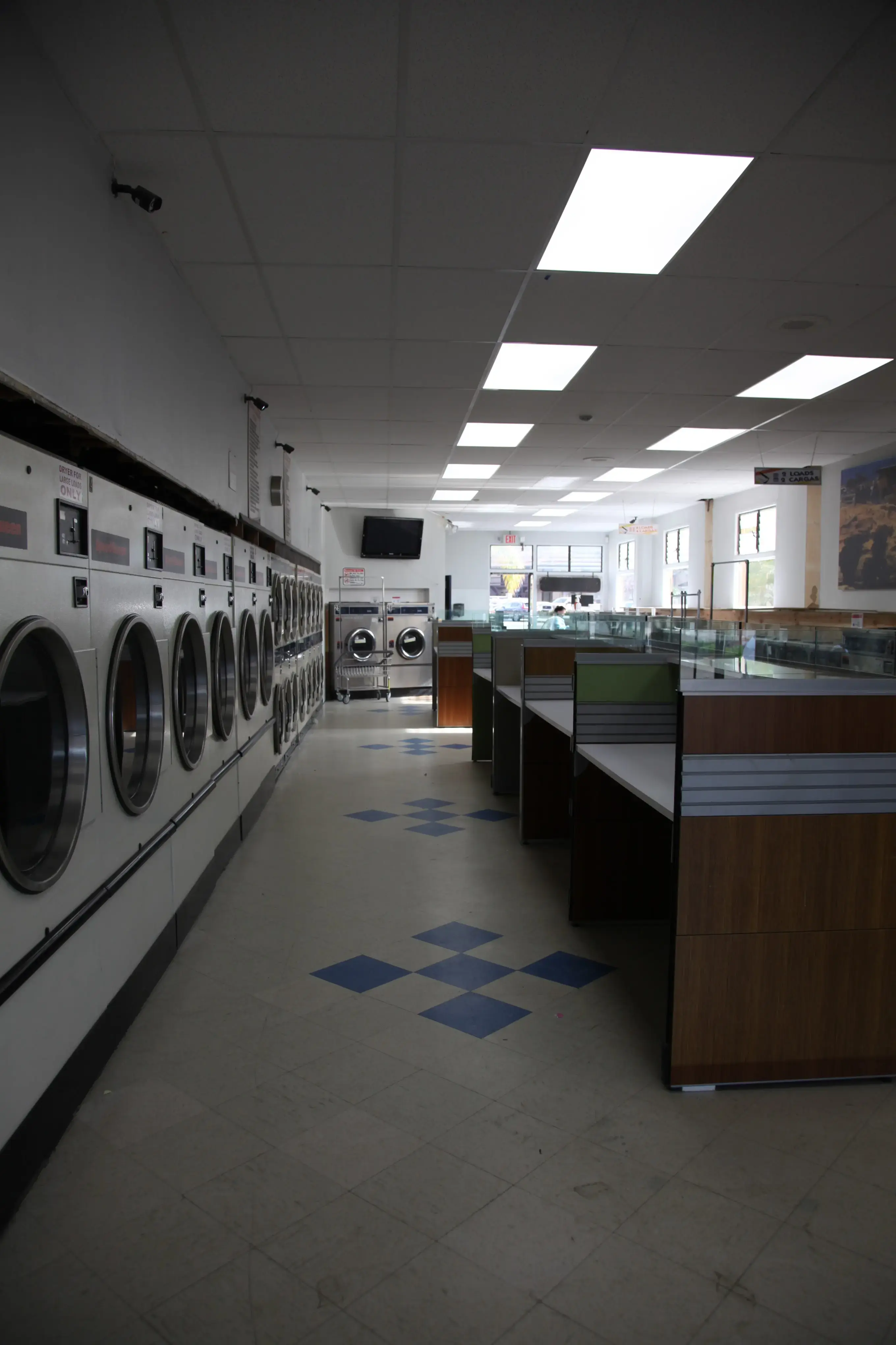Vista Coin Laundry thumbnail 9