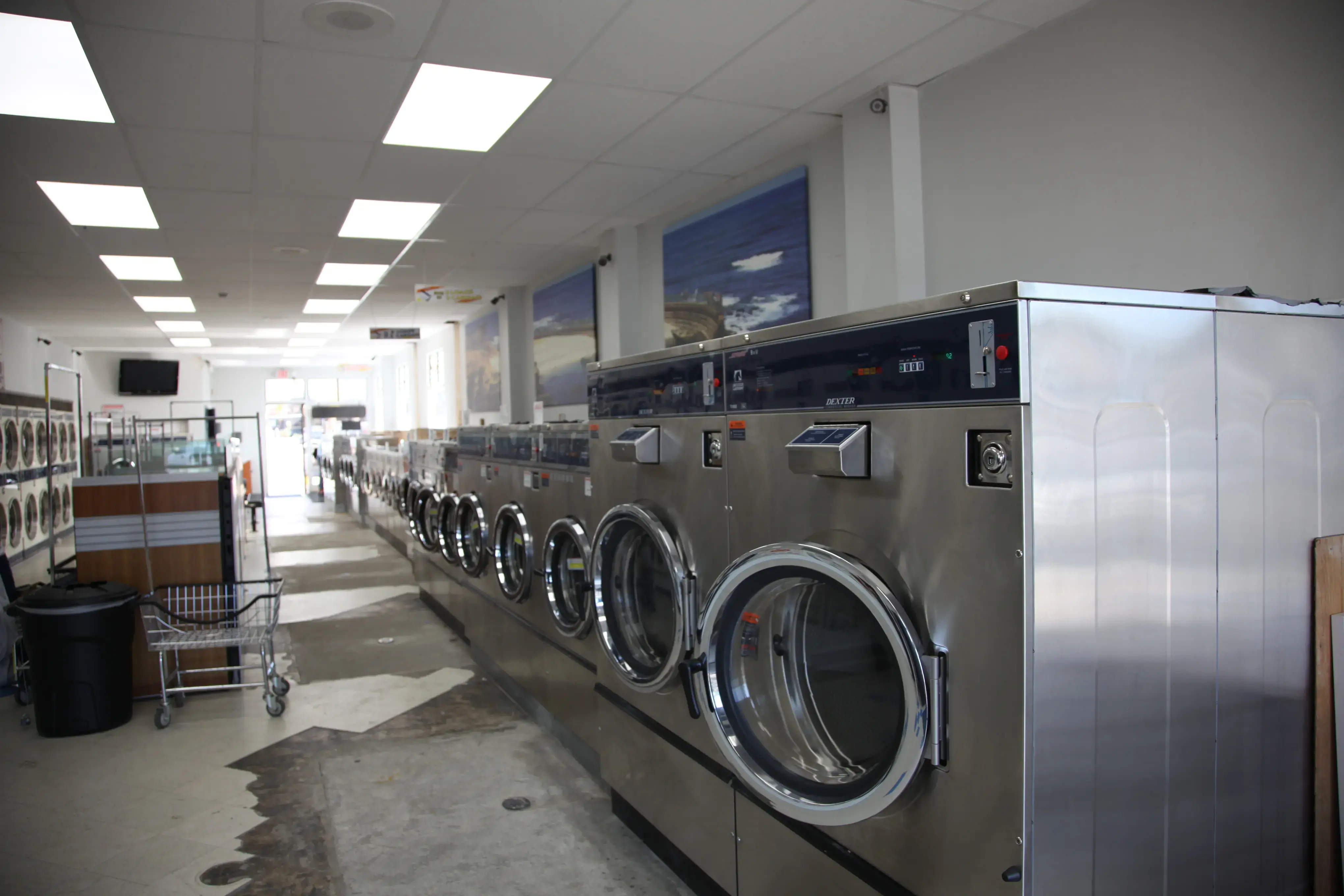 Vista Coin Laundry thumbnail 10