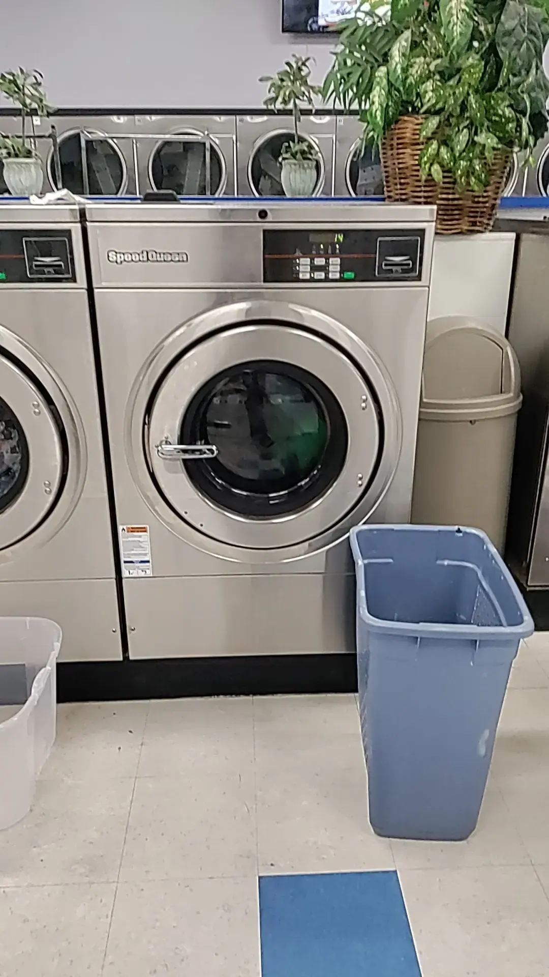 Vista Laundry Place thumbnail 9