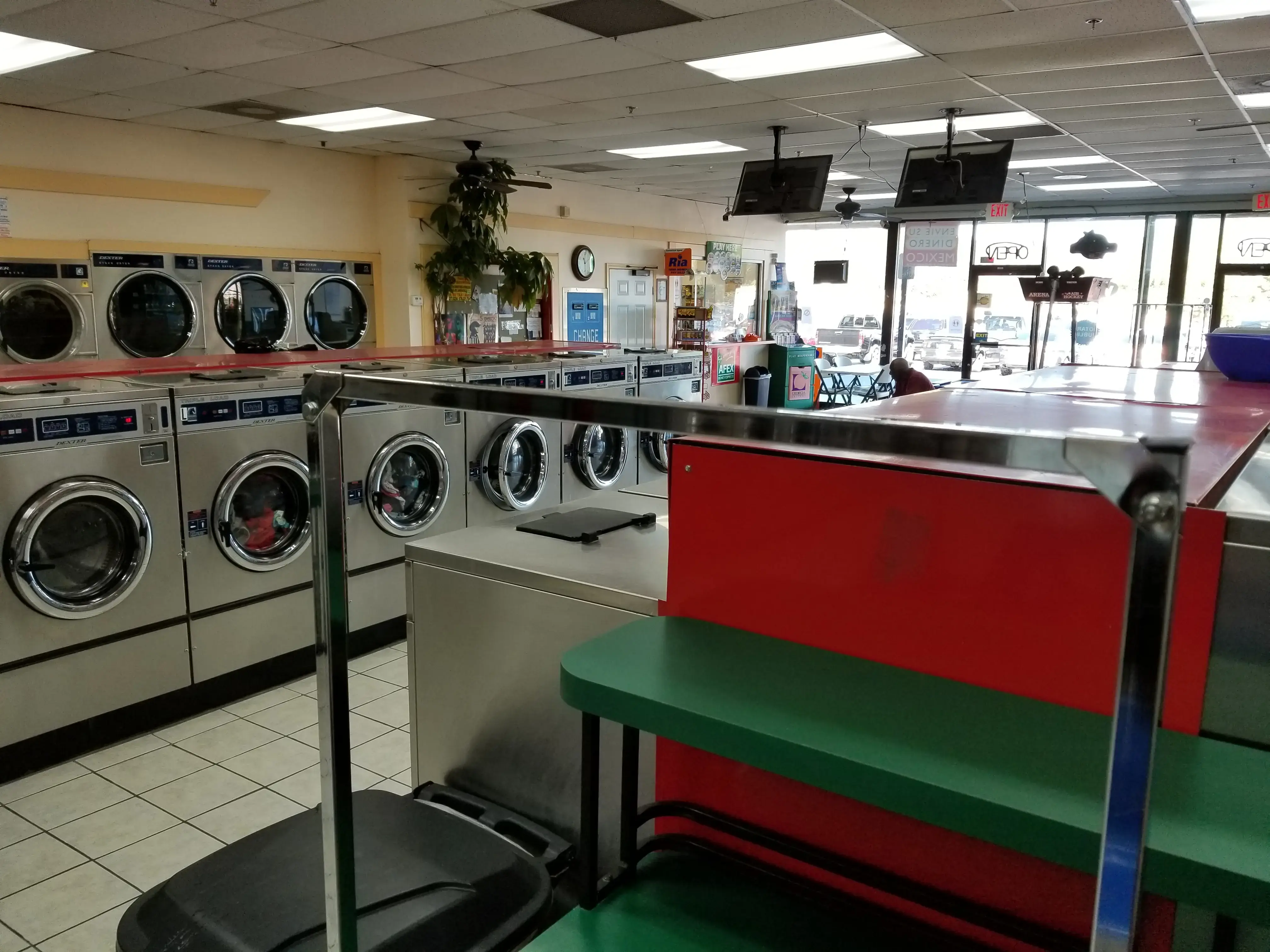 Viva Coin Laundromat - Lavanderia thumbnail 2