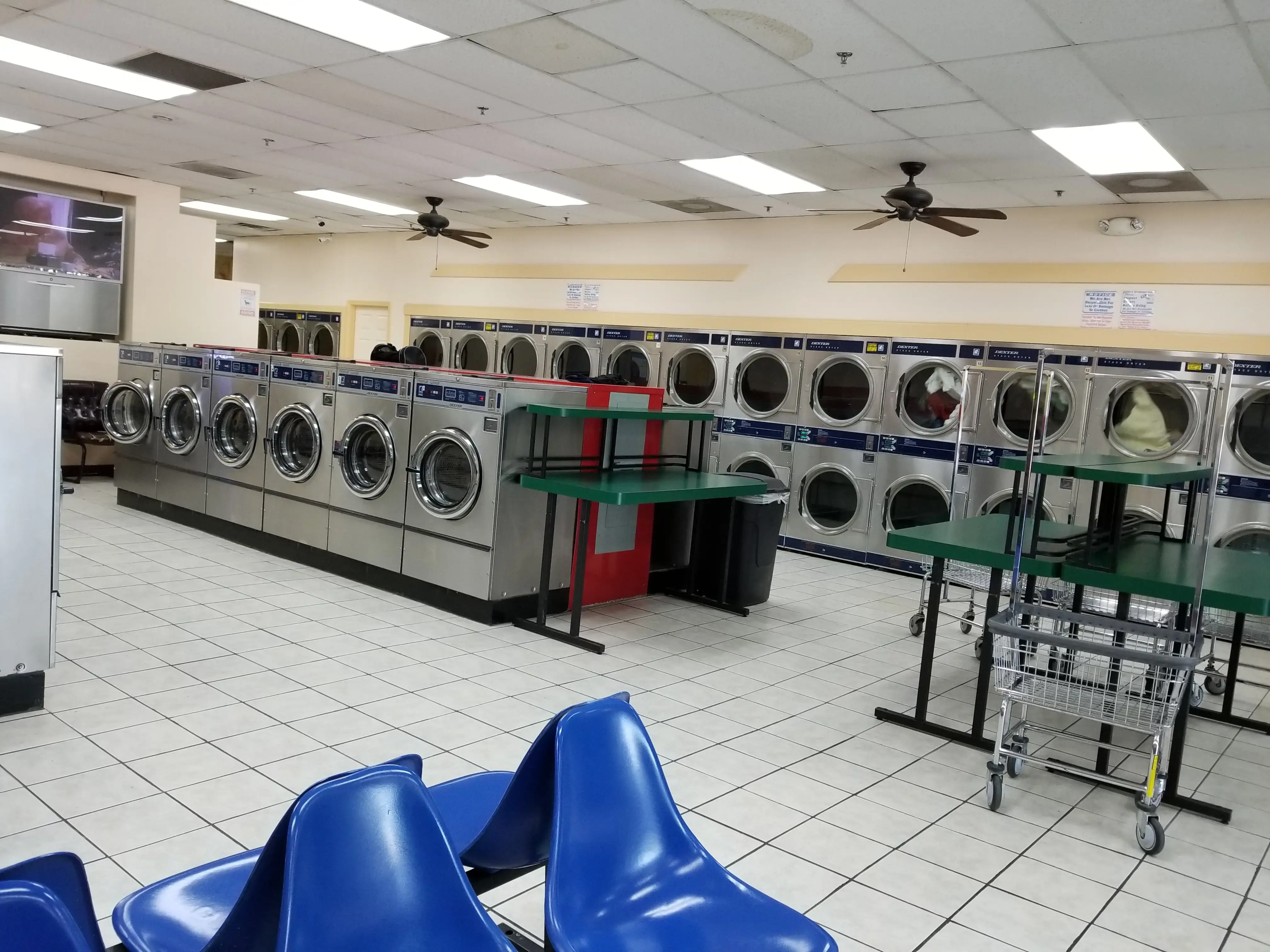 Viva Coin Laundromat - Lavanderia - Image 10