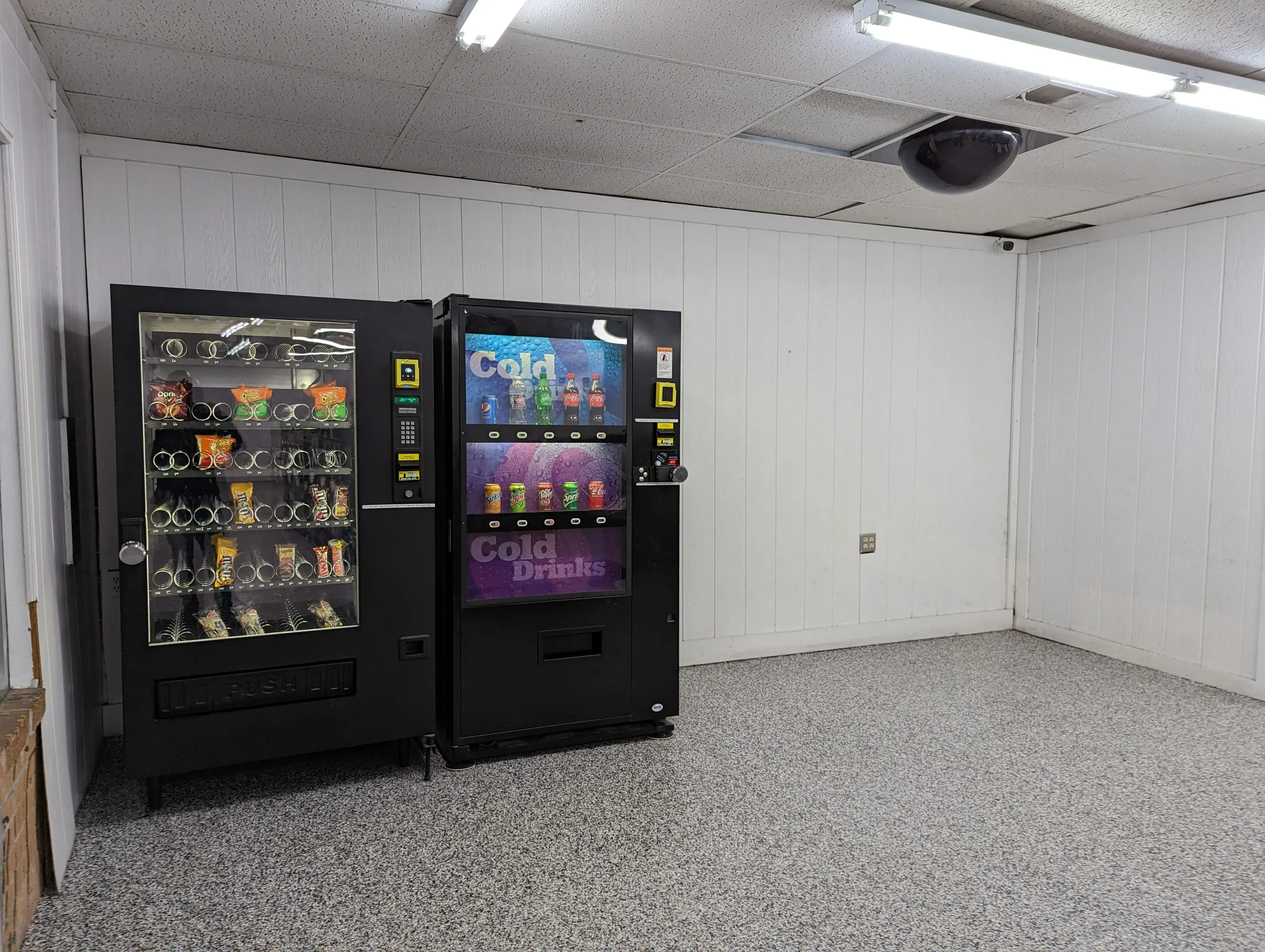 Vivion West Coin Laundry - Image 7