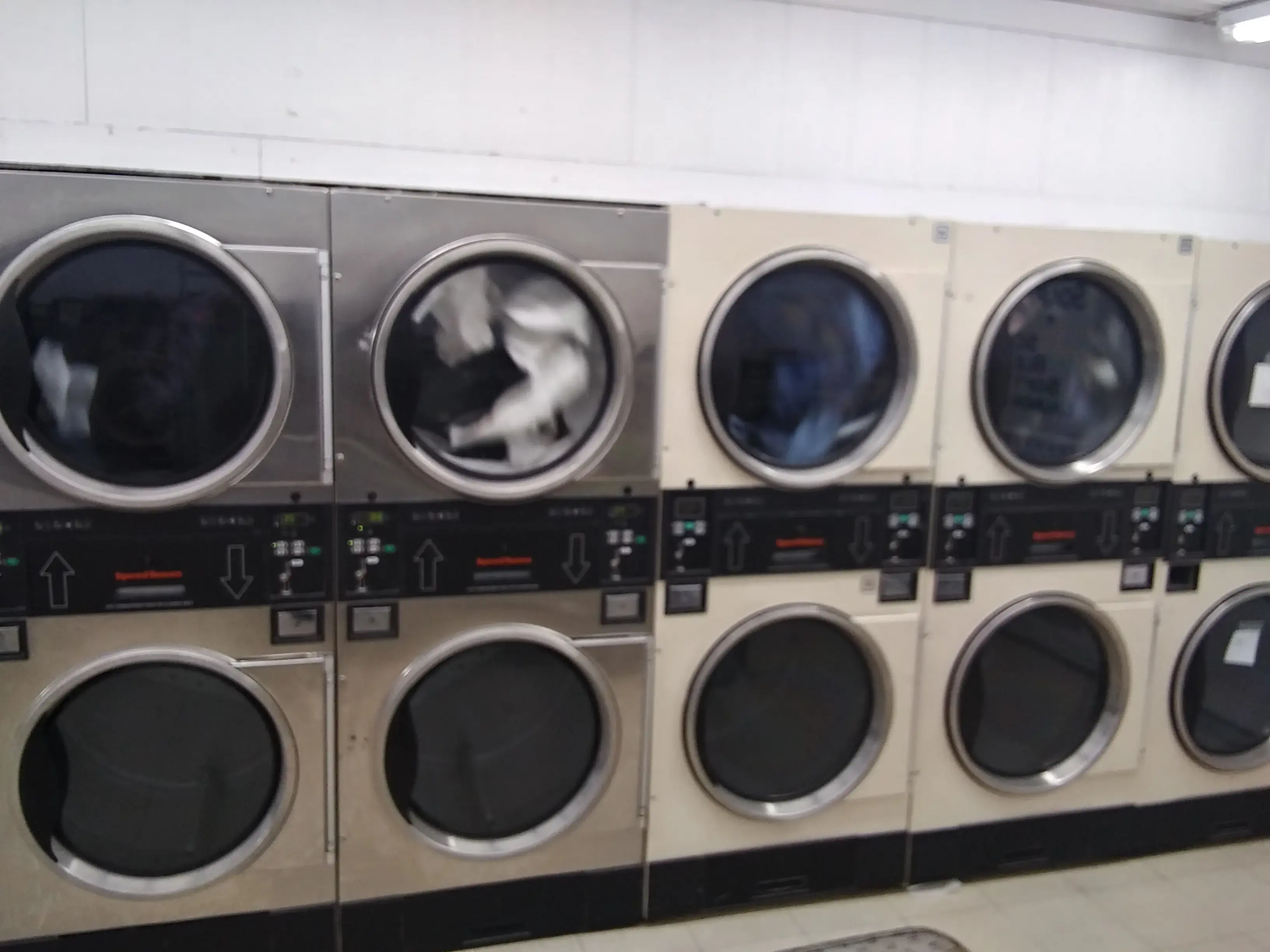 Vivion West Coin Laundry - Image 17