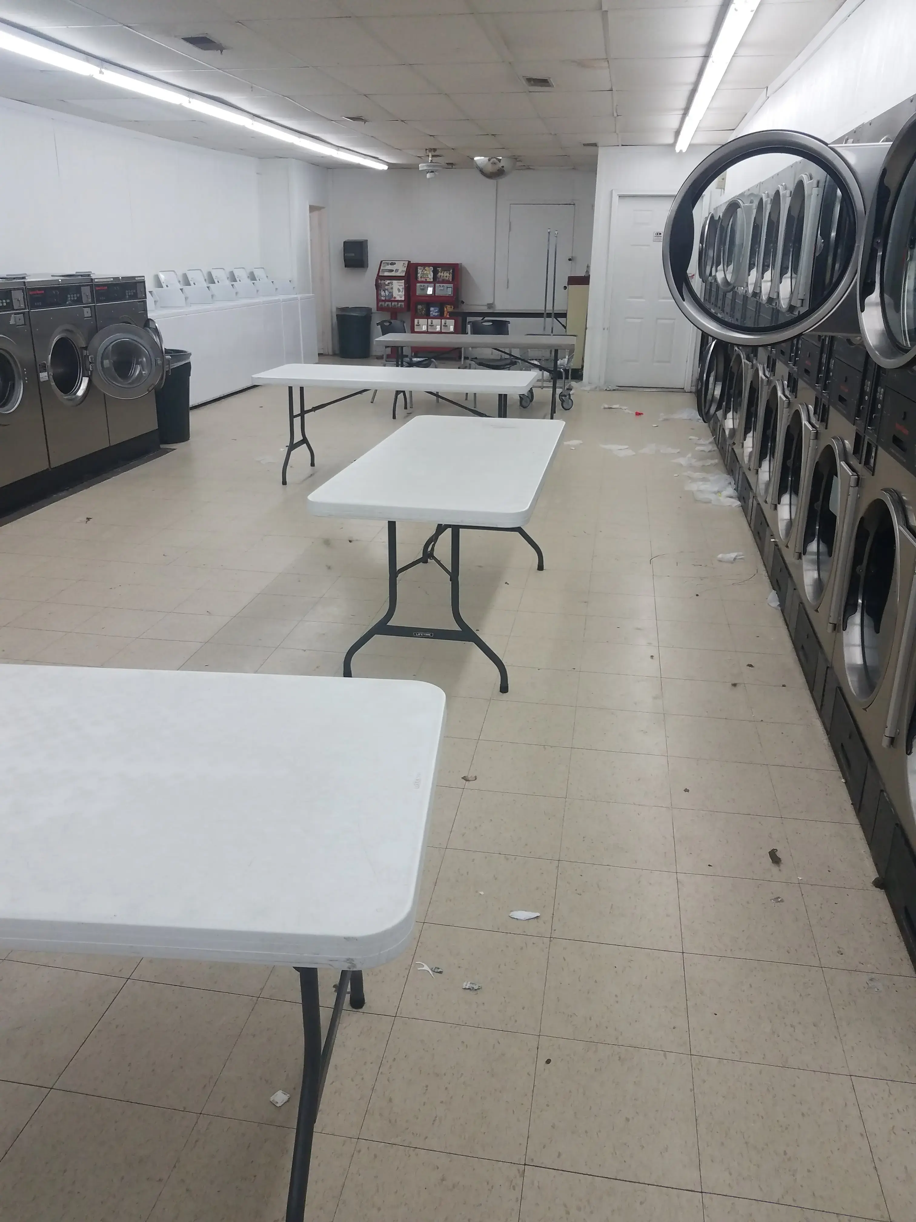 Vivion West Coin Laundry thumbnail 15