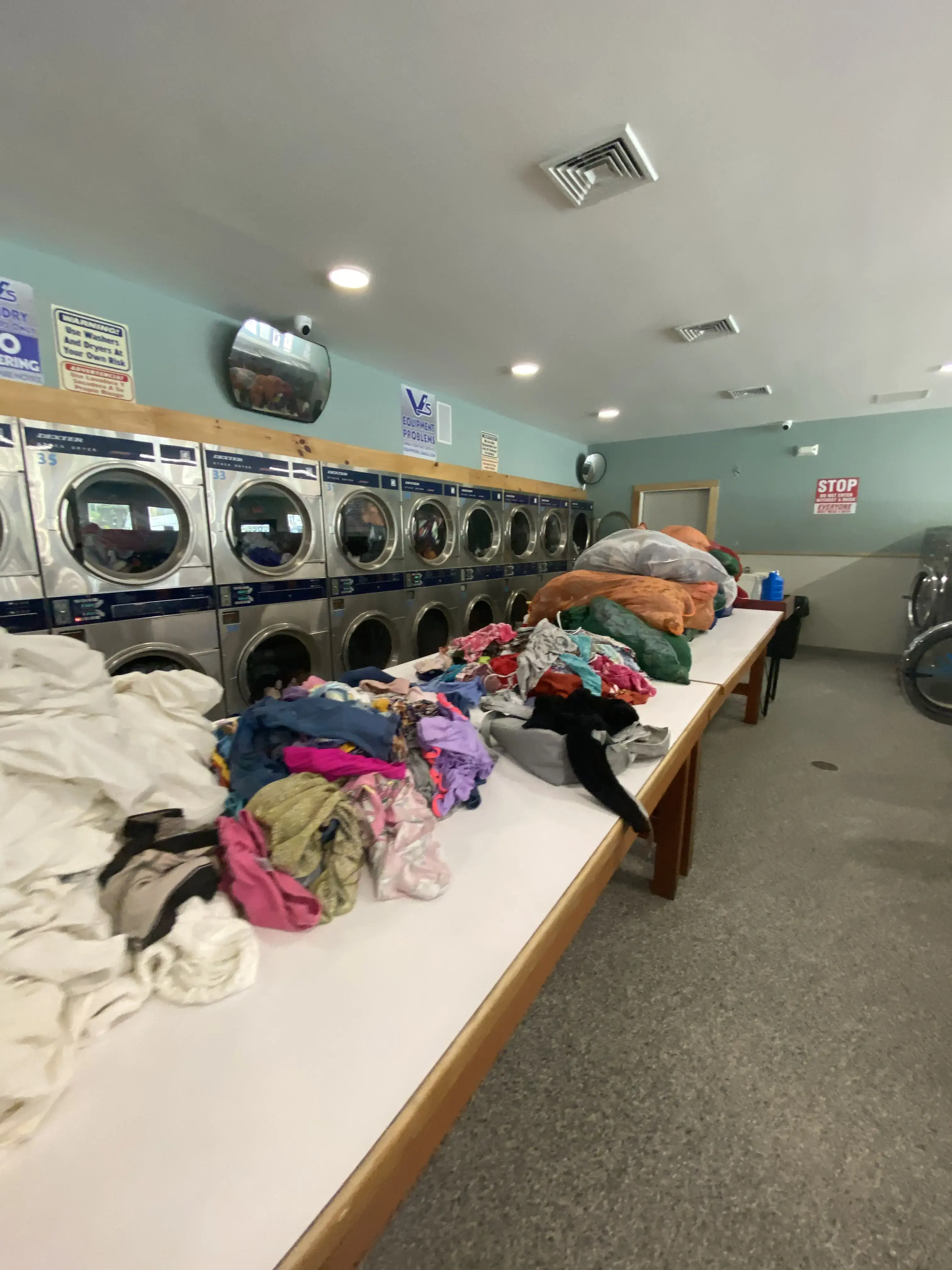 V's Laundromat location