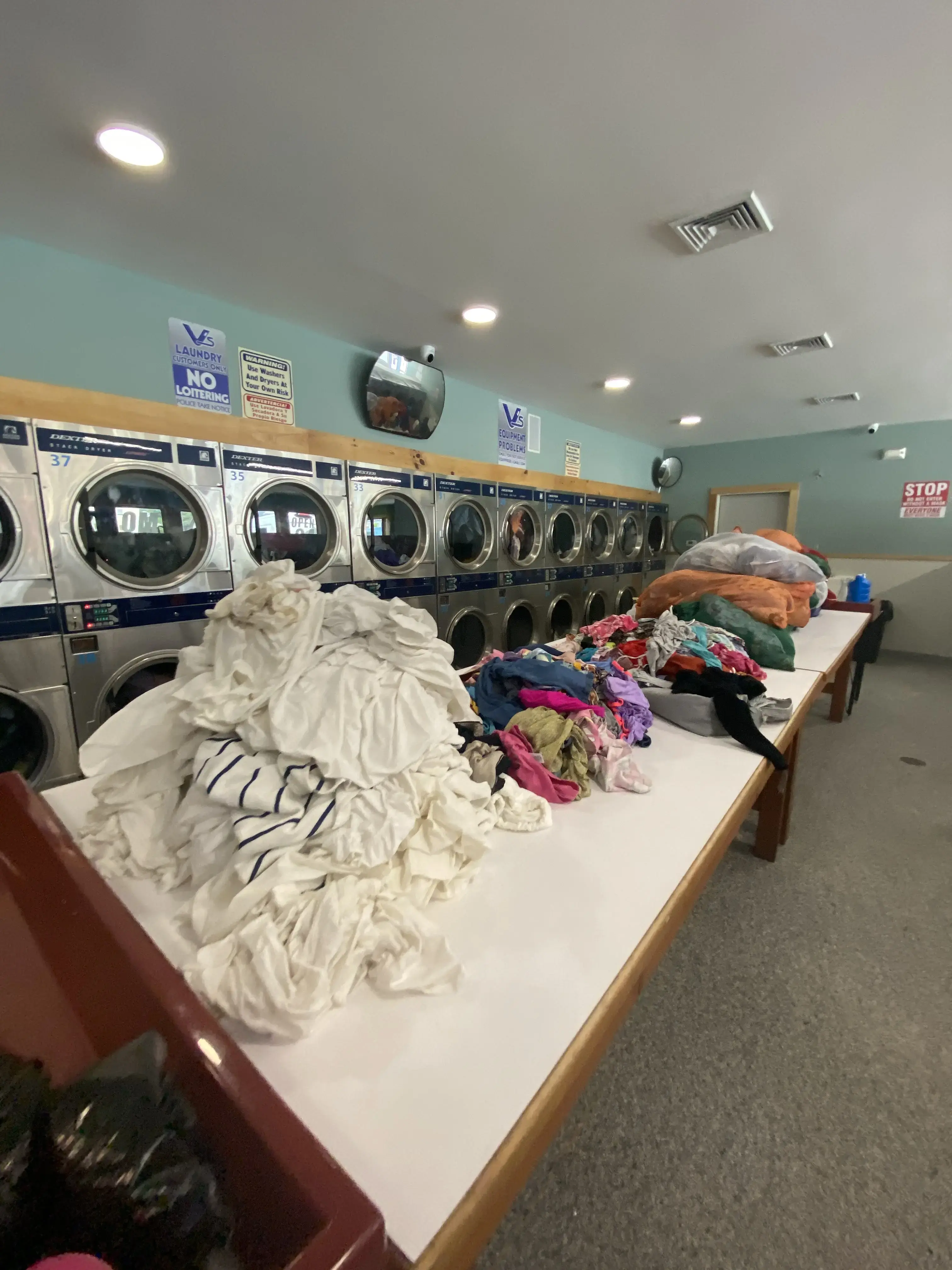 V's Laundromat - Image 7