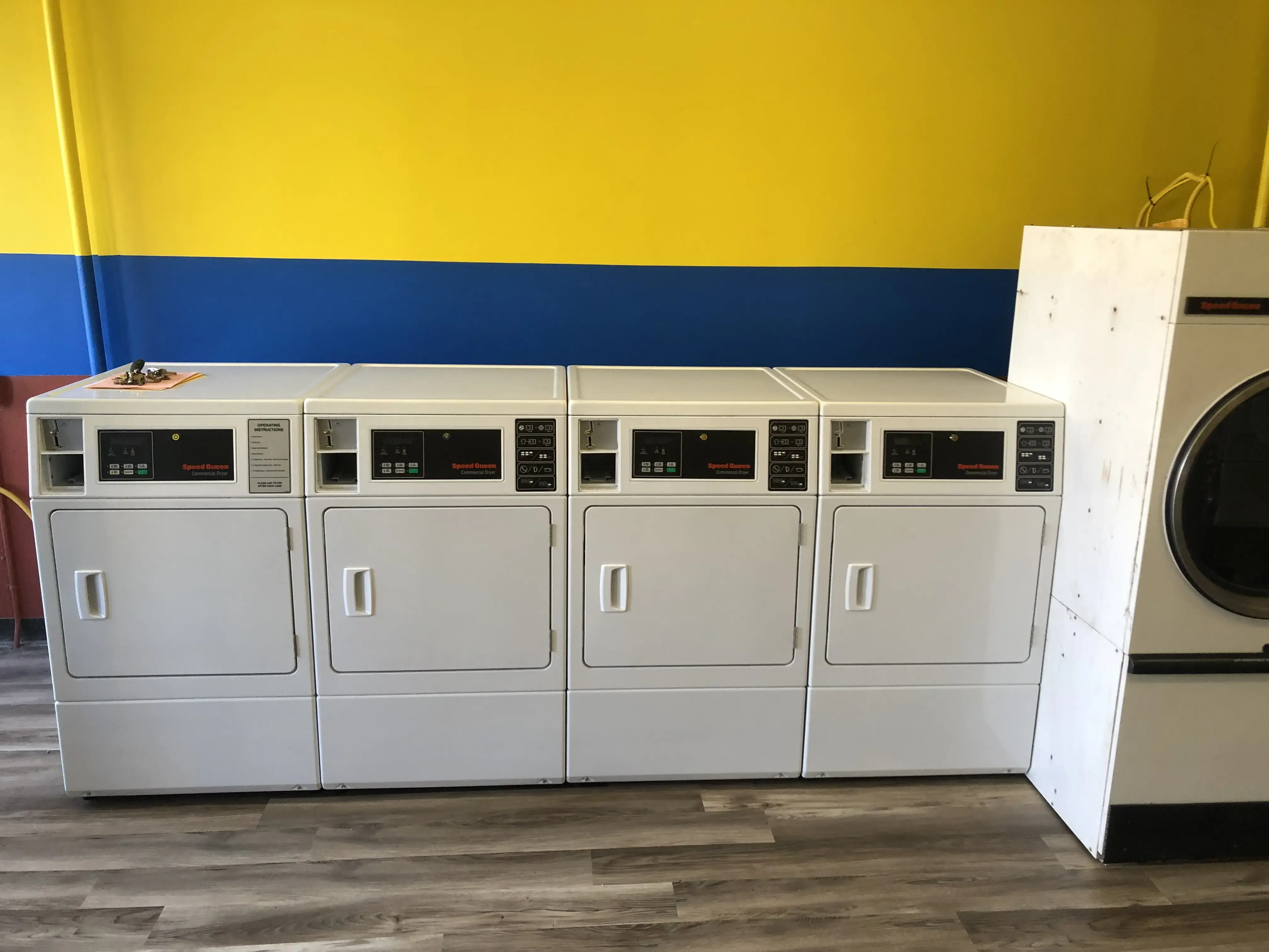 W Pearl Street Laundry - Image 19