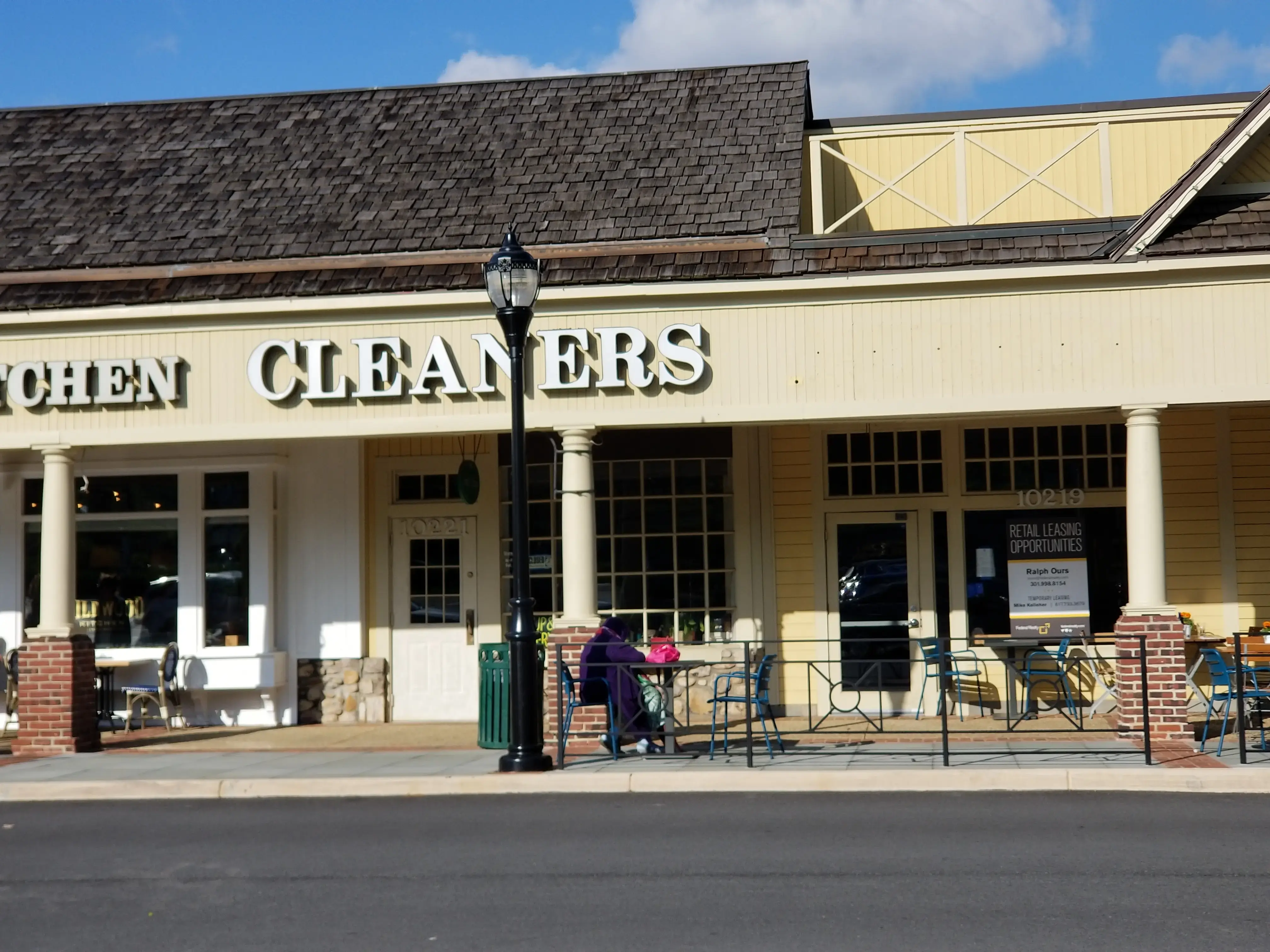 W W Family Cleaners - Image 4