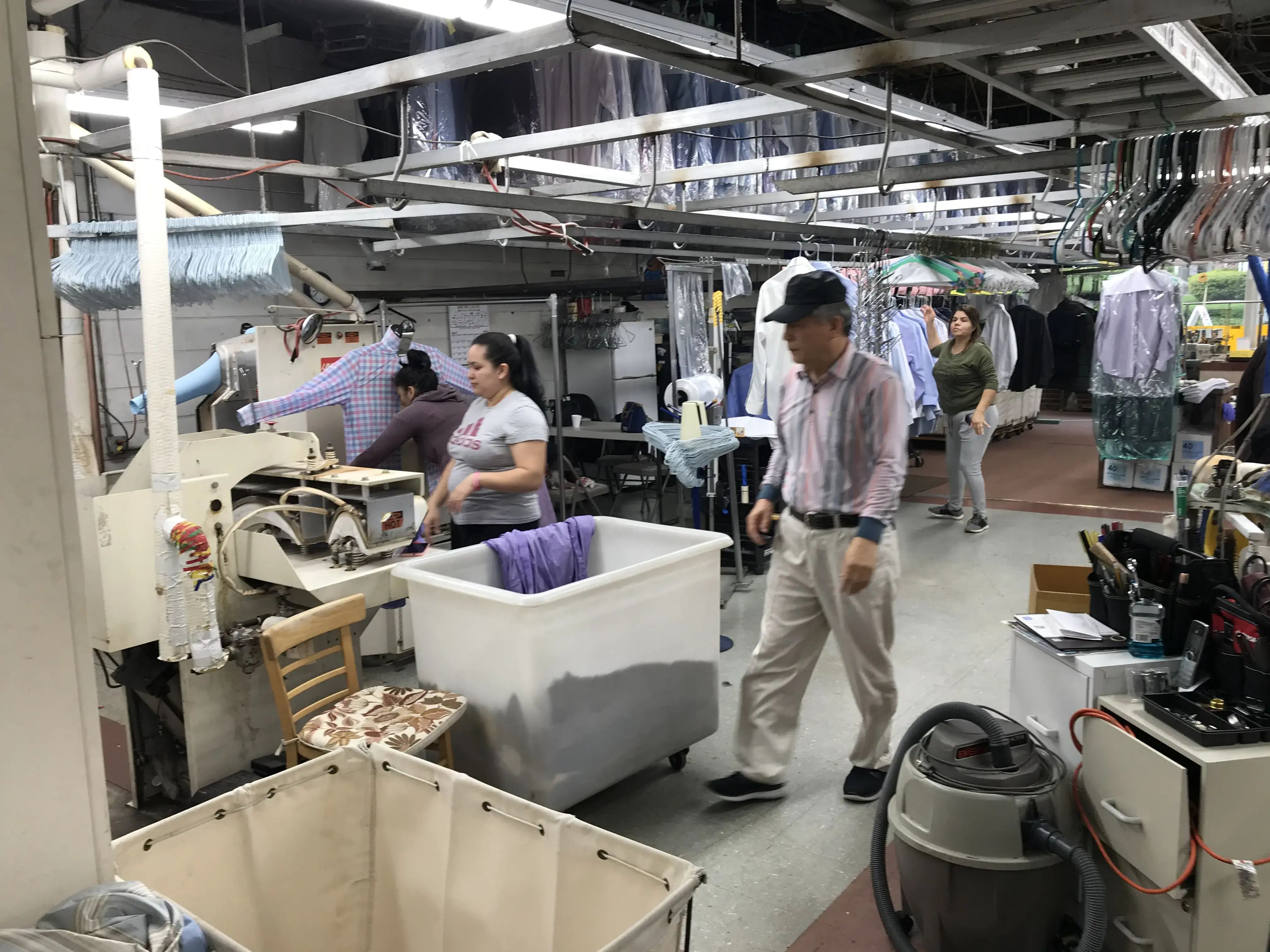 W W Family Cleaners - Image 8