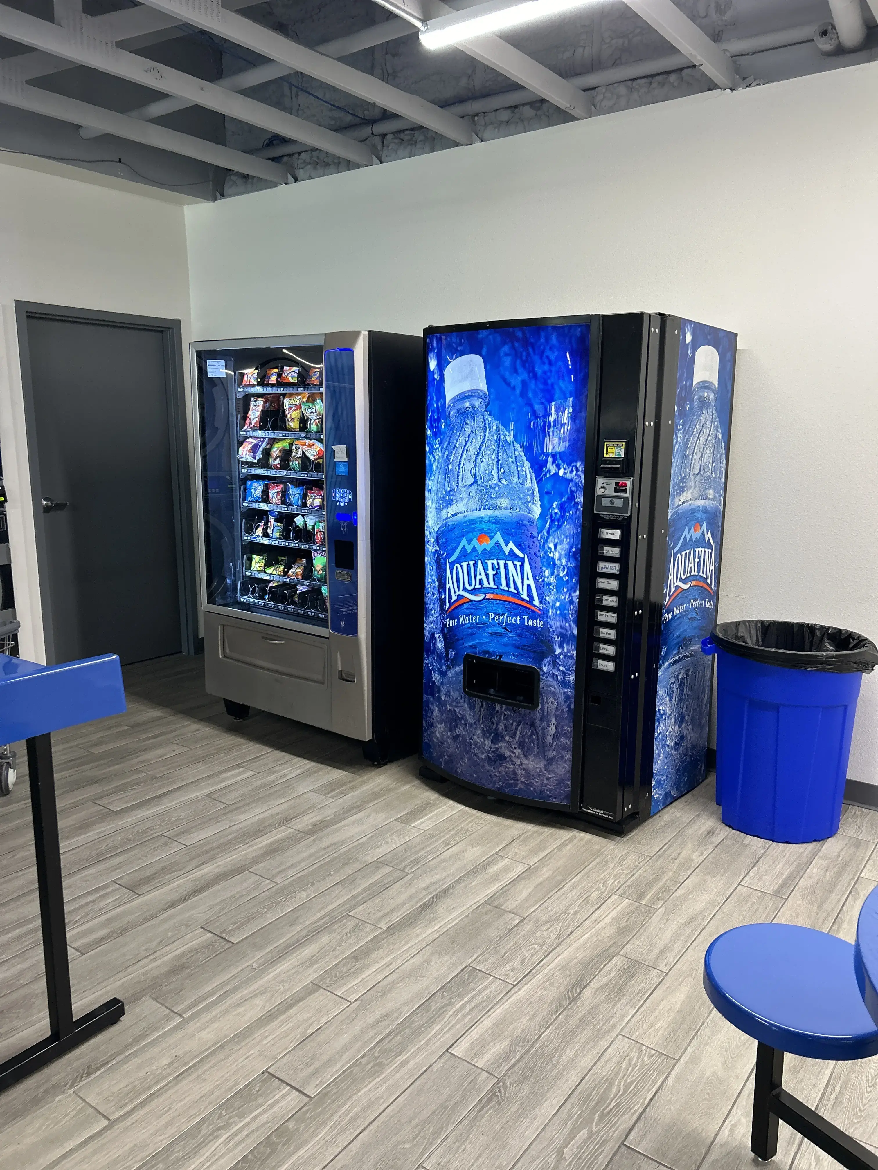 Waco Drive Laundromat - Image 19