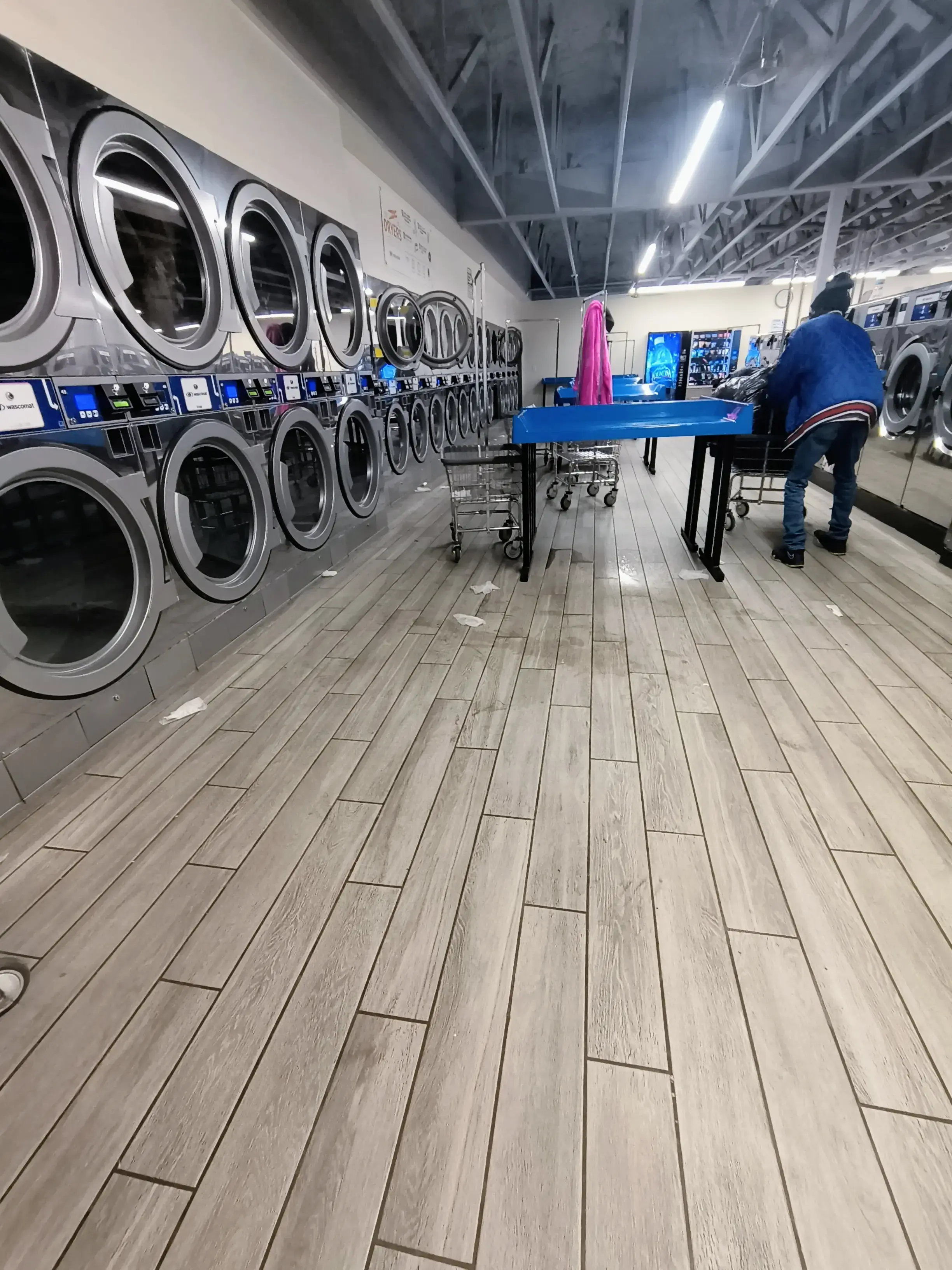 Waco Drive Laundromat thumbnail 17
