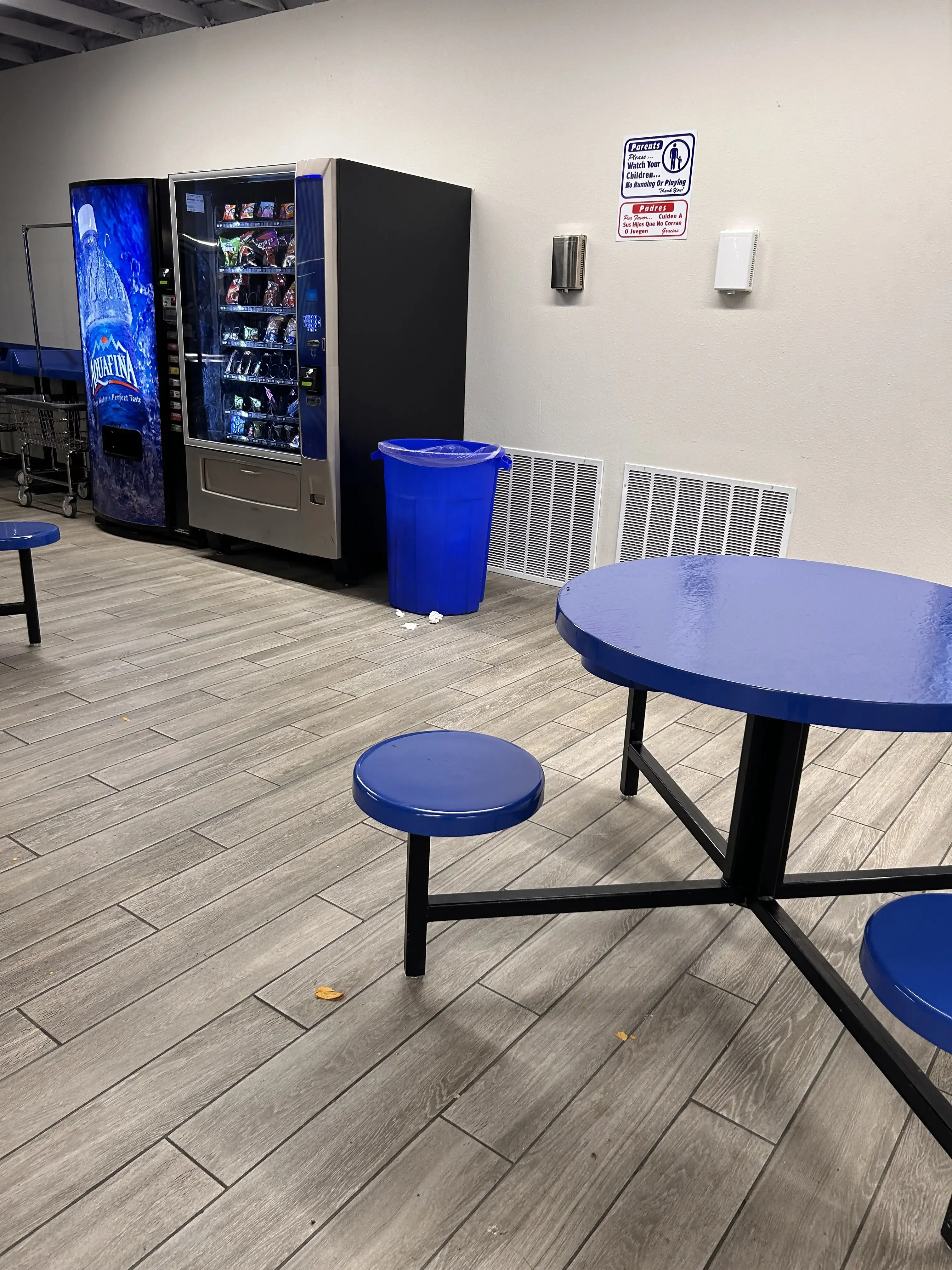 Waco Drive Laundromat thumbnail 4