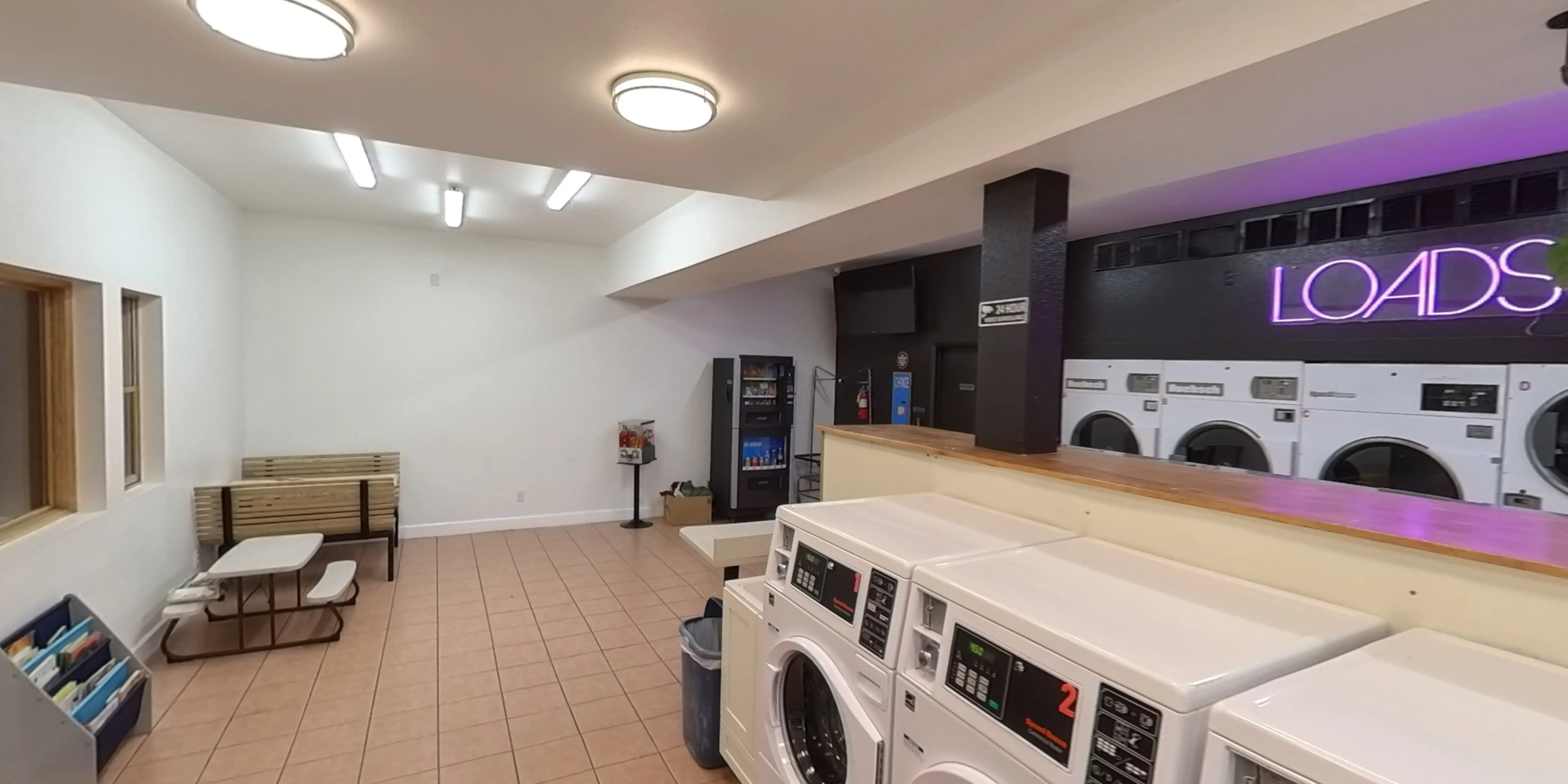Wally's Laundromat thumbnail 13