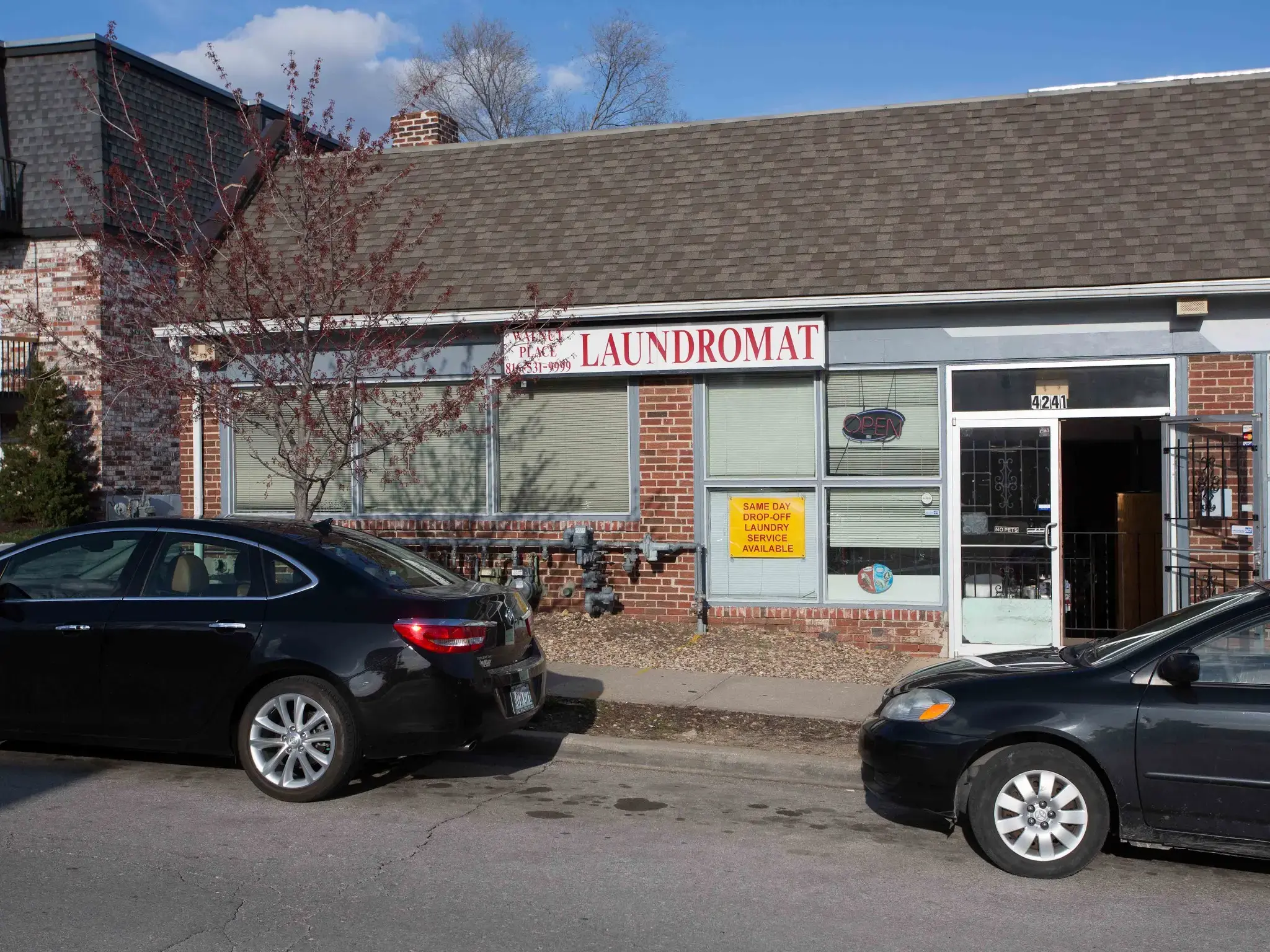 Walnut Place Laundromat thumbnail 7