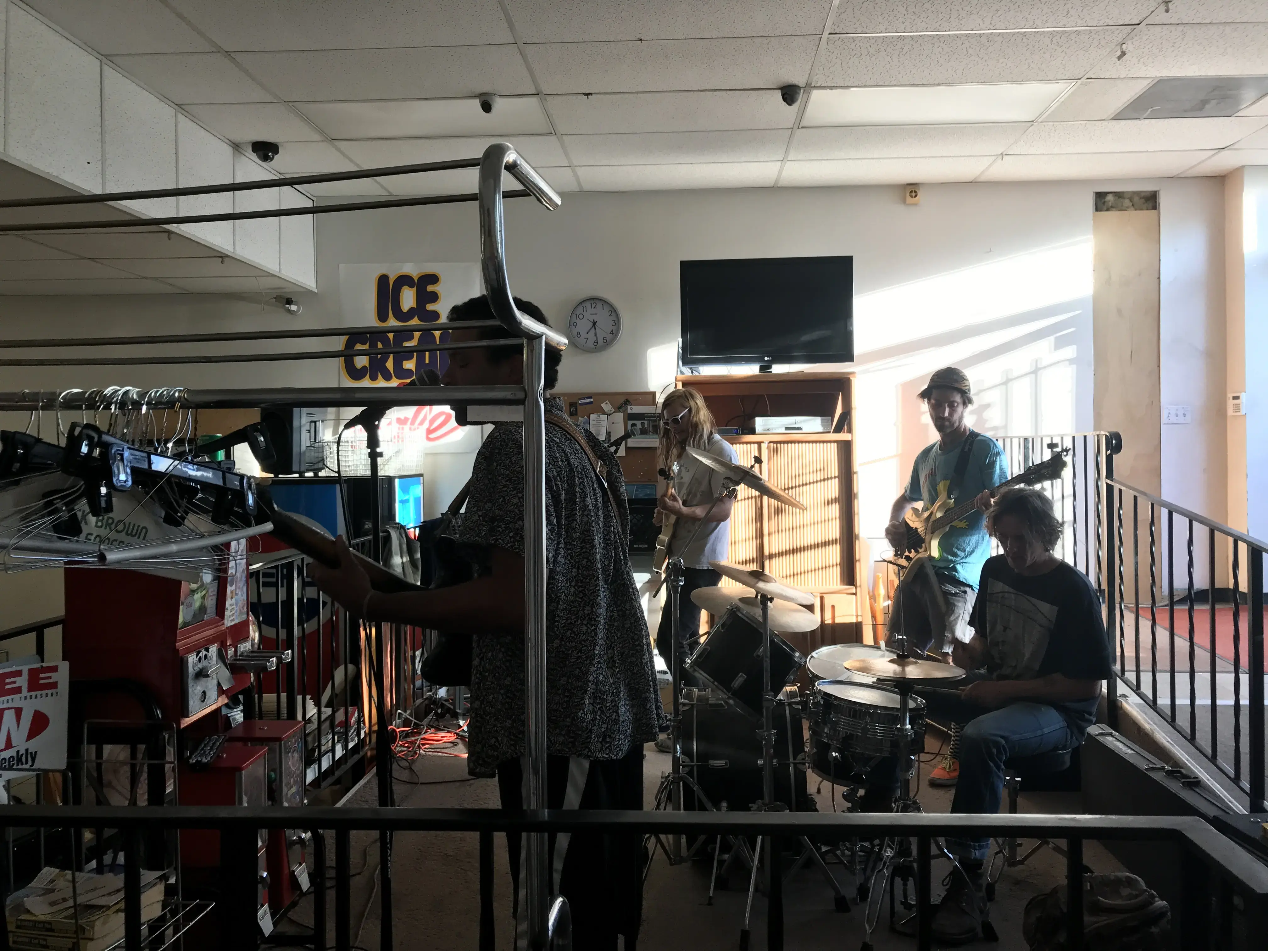 Walnut Place Laundromat - Image 3