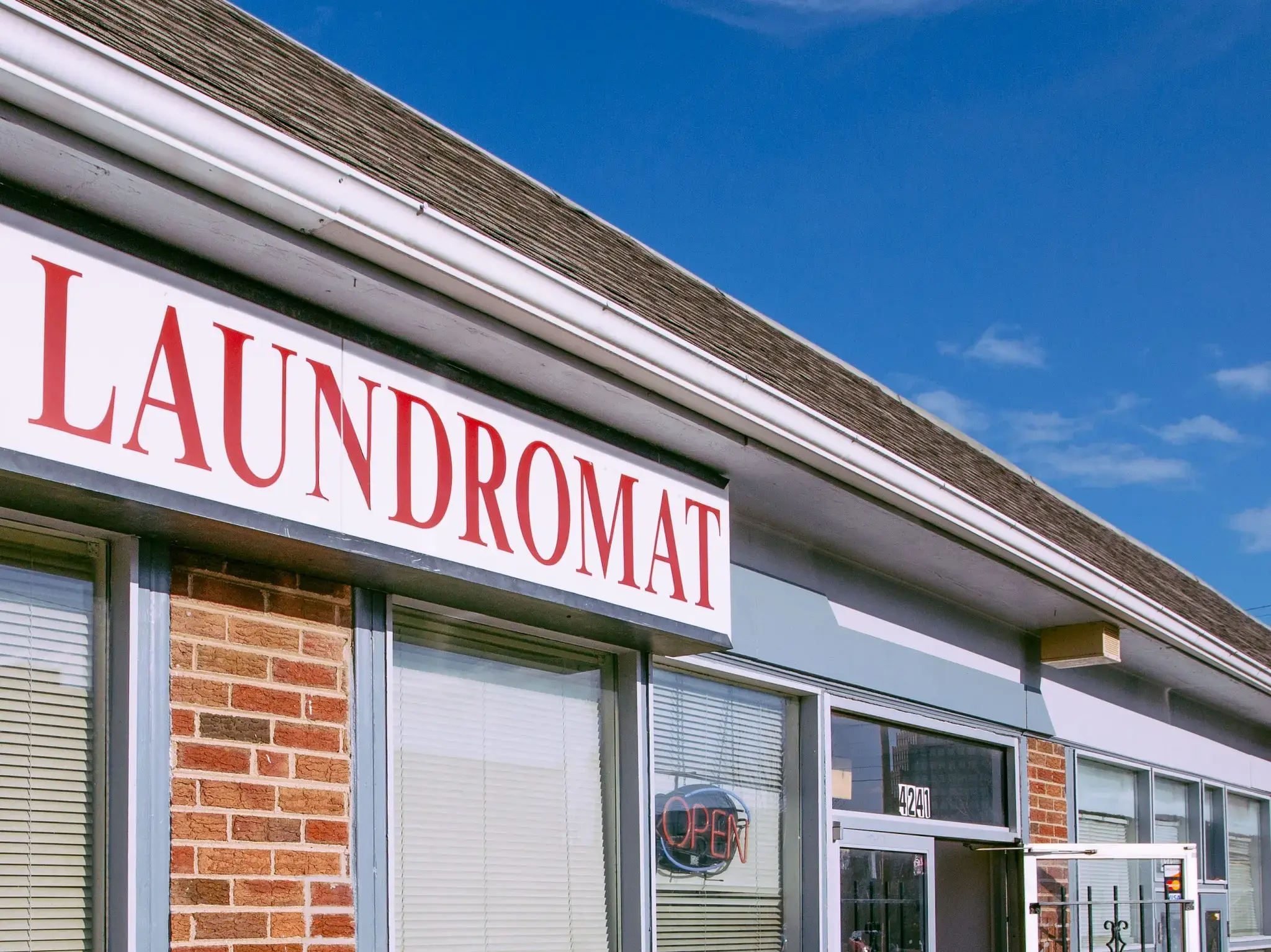 Walnut Place Laundromat thumbnail 11