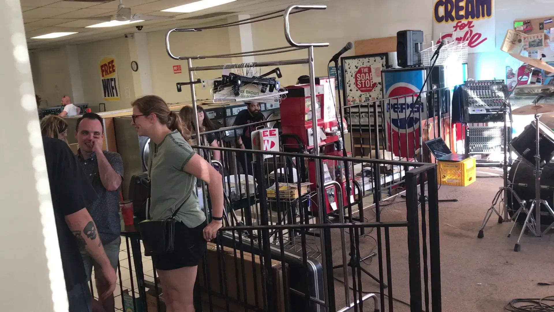 Walnut Place Laundromat thumbnail 2