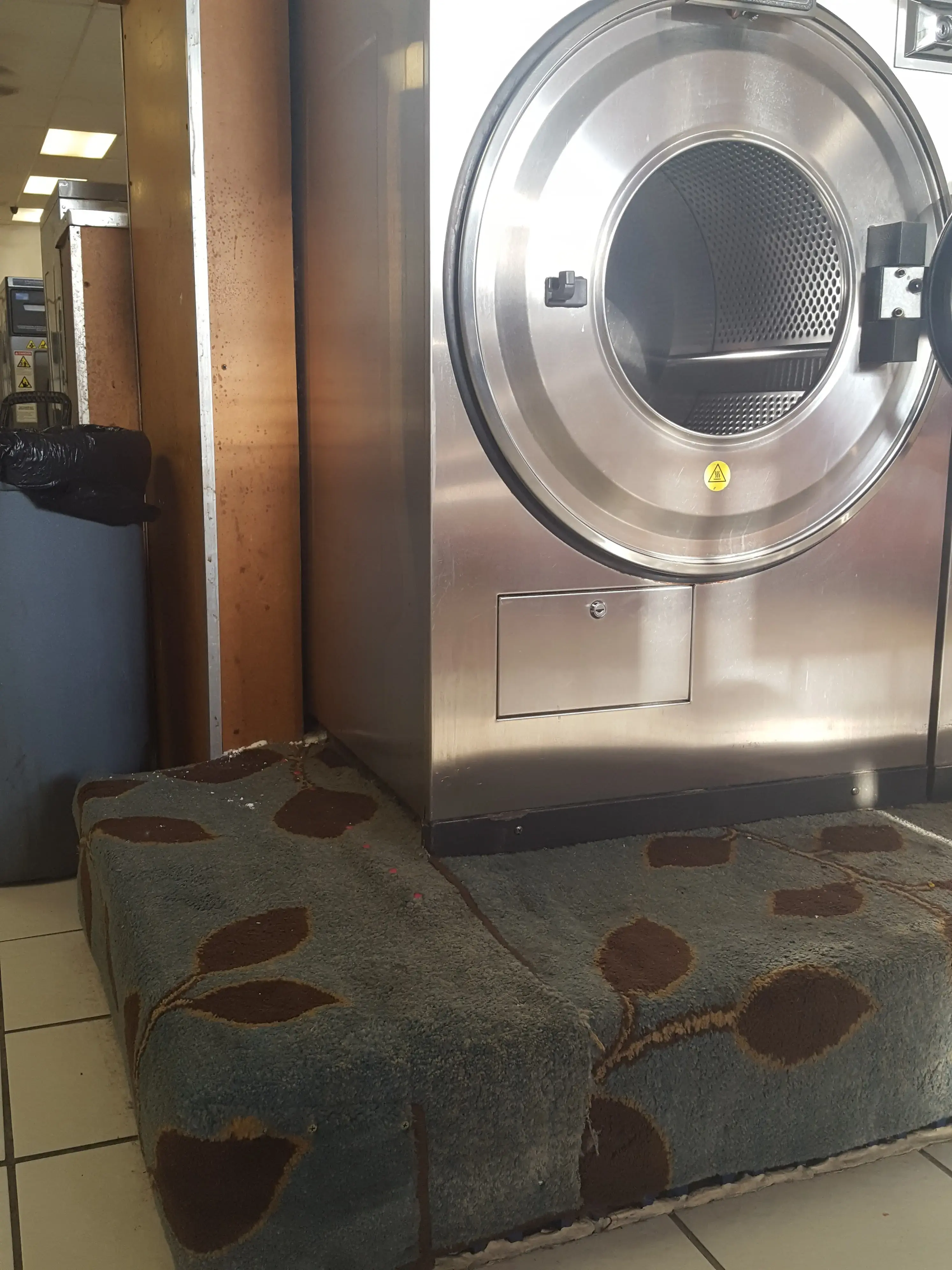 Walnut Place Laundromat thumbnail 15