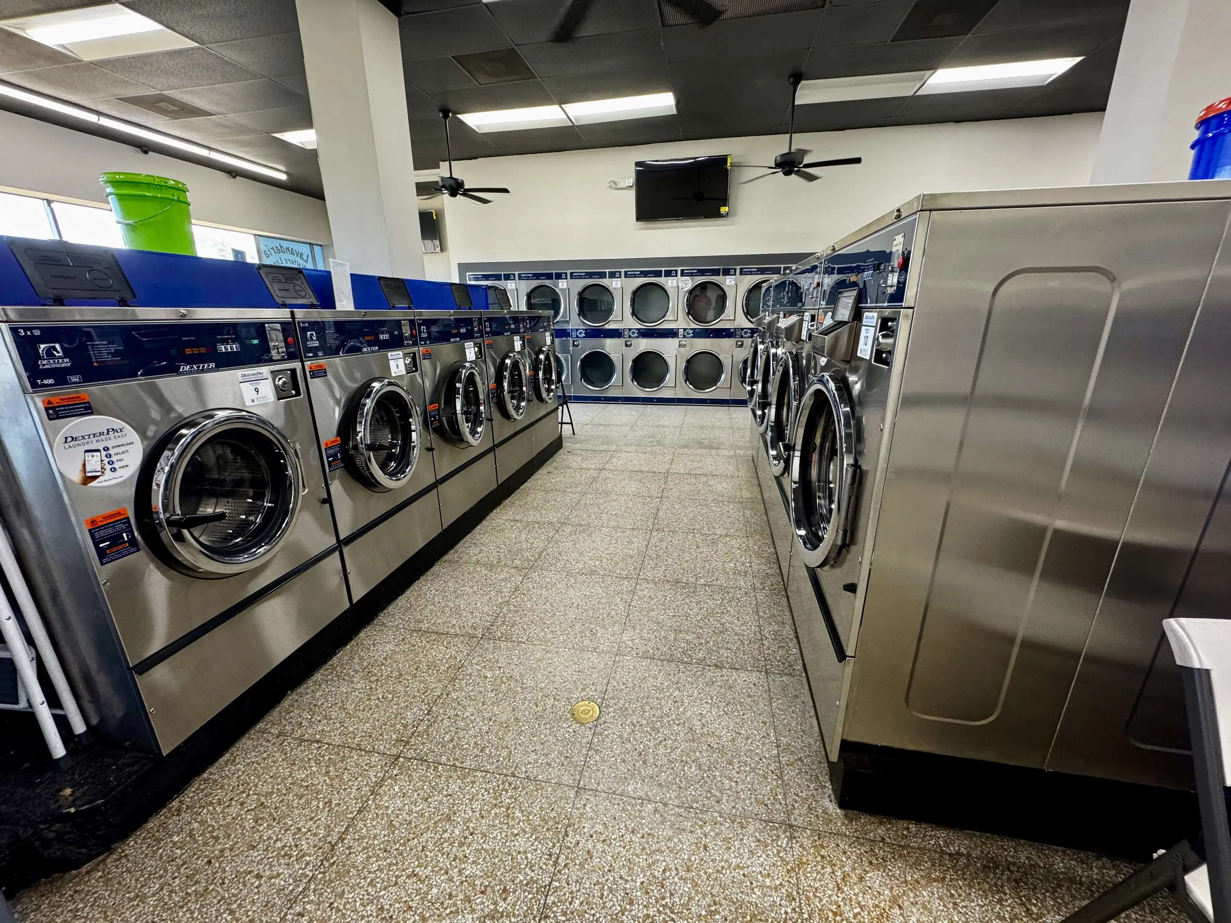 Walters Lane Laundromat - Image 17