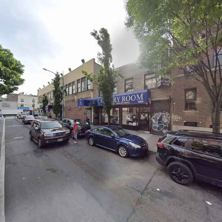 Walton Laundry Room - Image 11