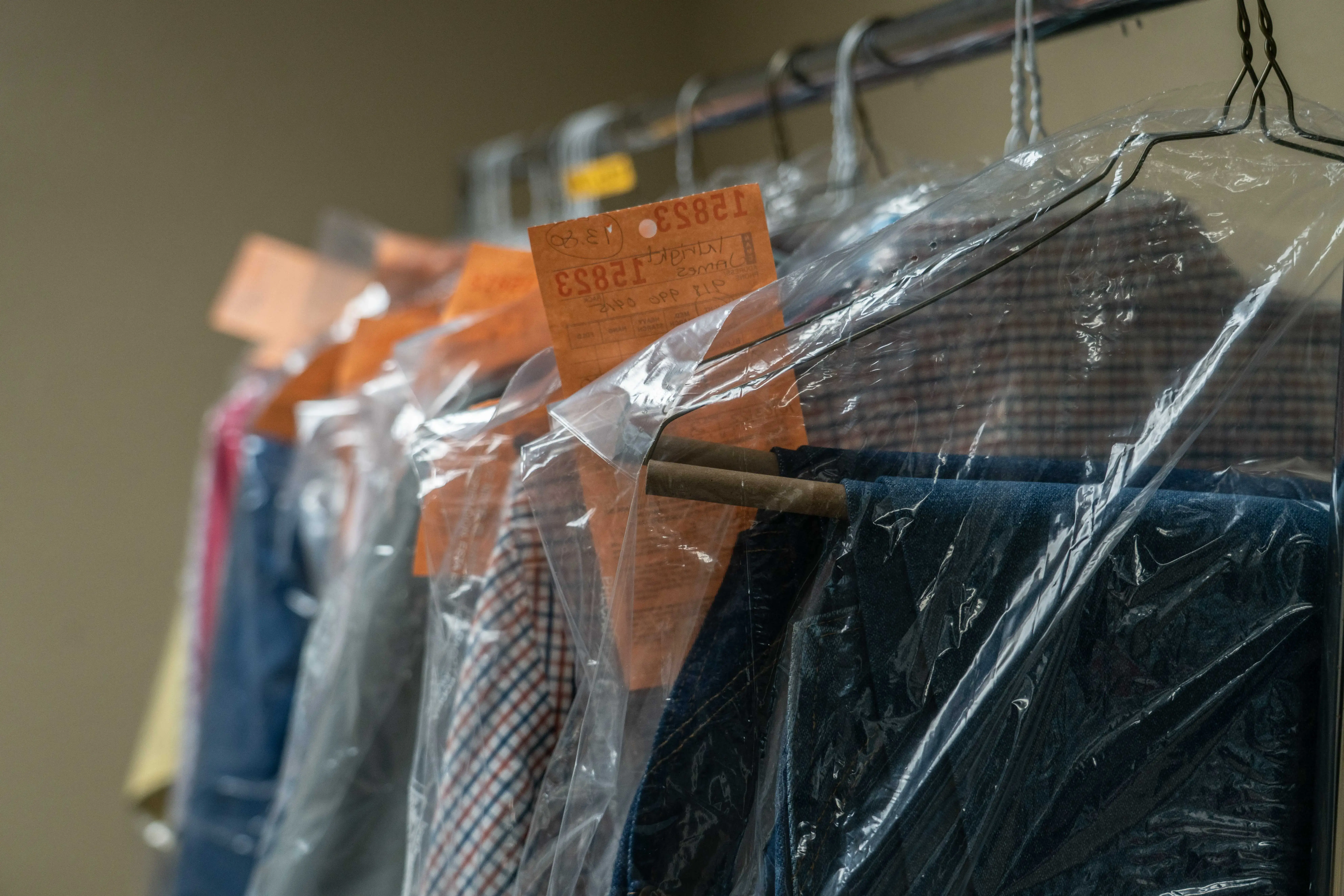 Warner Super Clean Laundry - Image 4