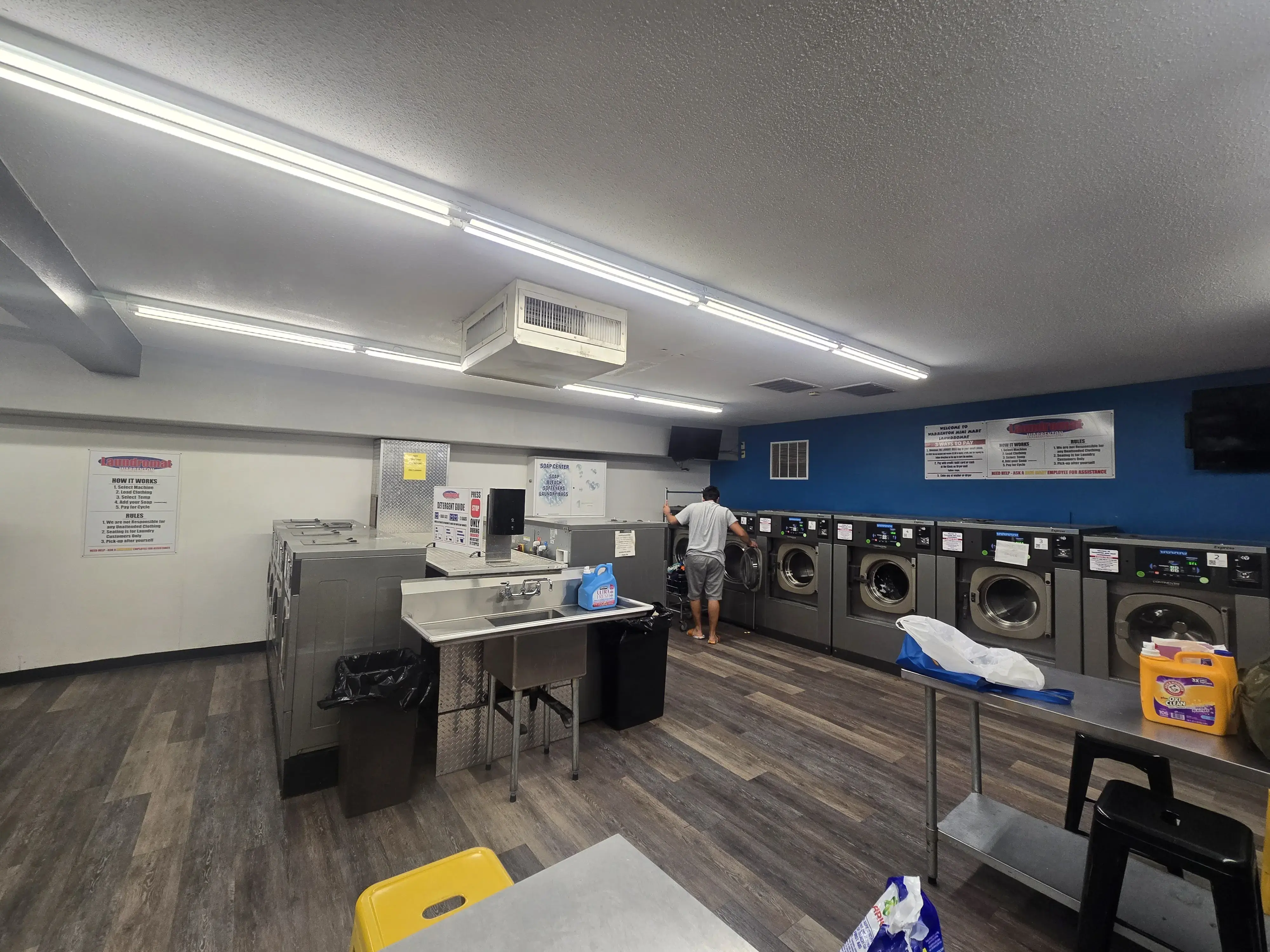 Warrenton Coin Laundromat - Image 7