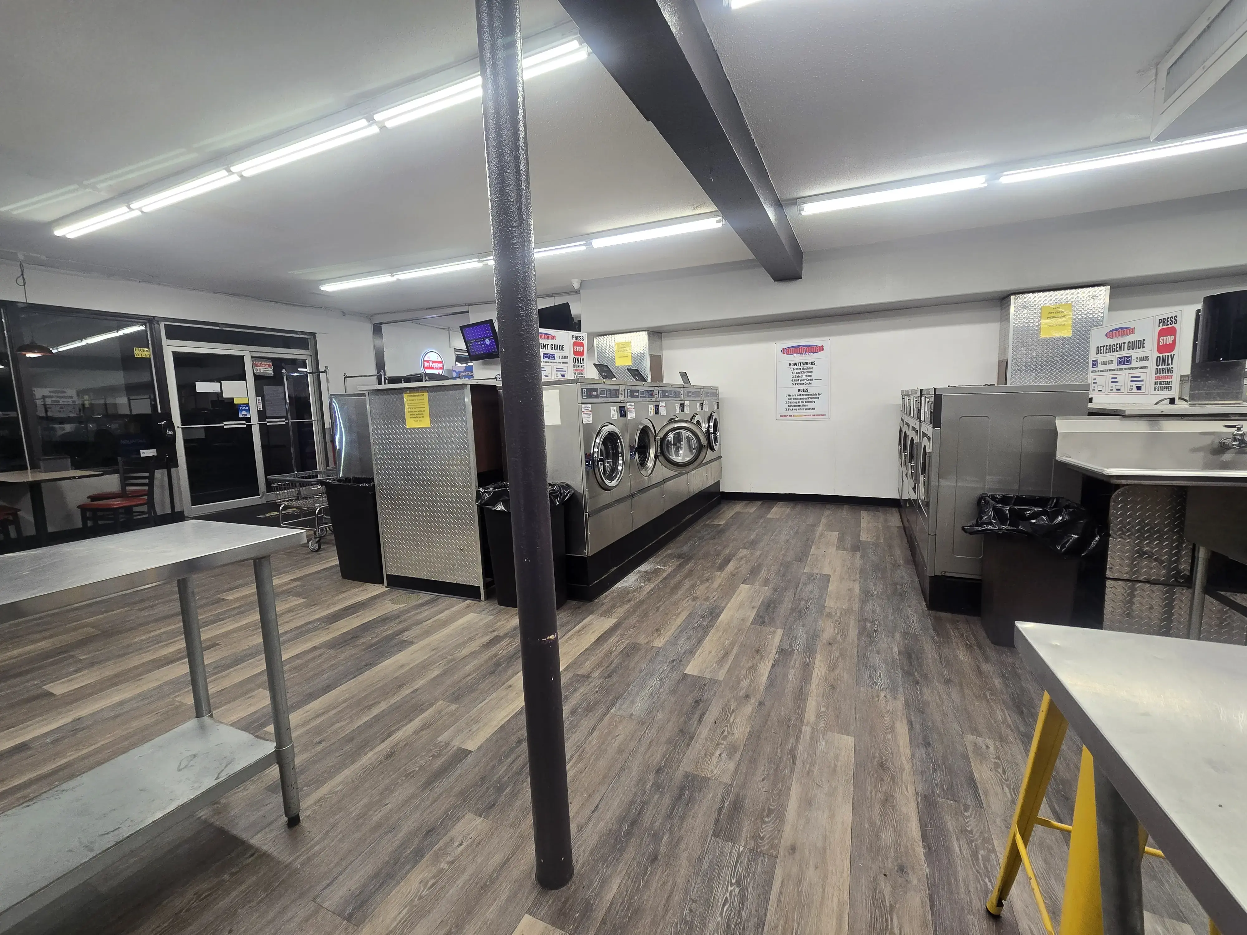 Warrenton Coin Laundromat thumbnail 14