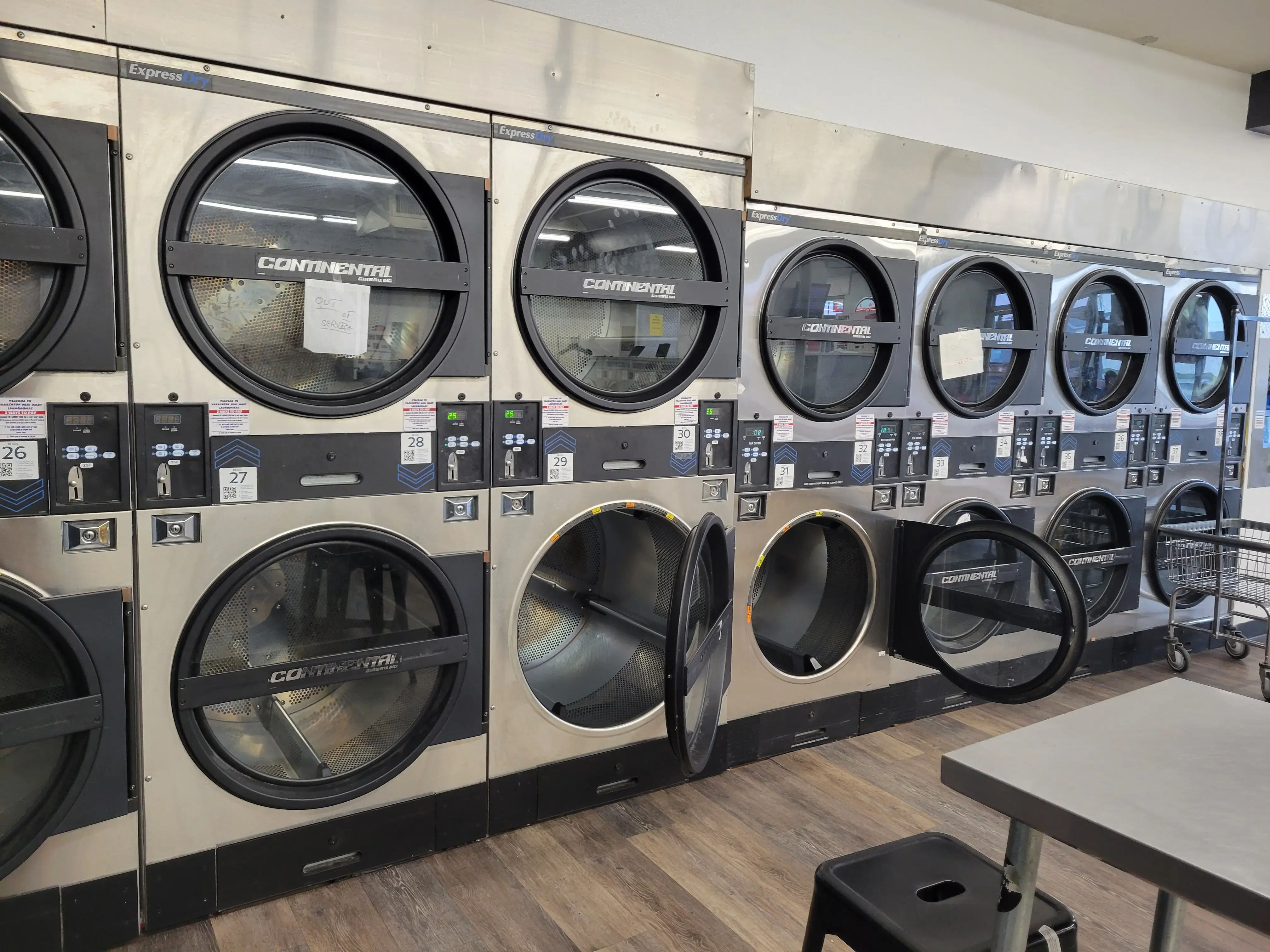 Warrenton Coin Laundromat - Image 12