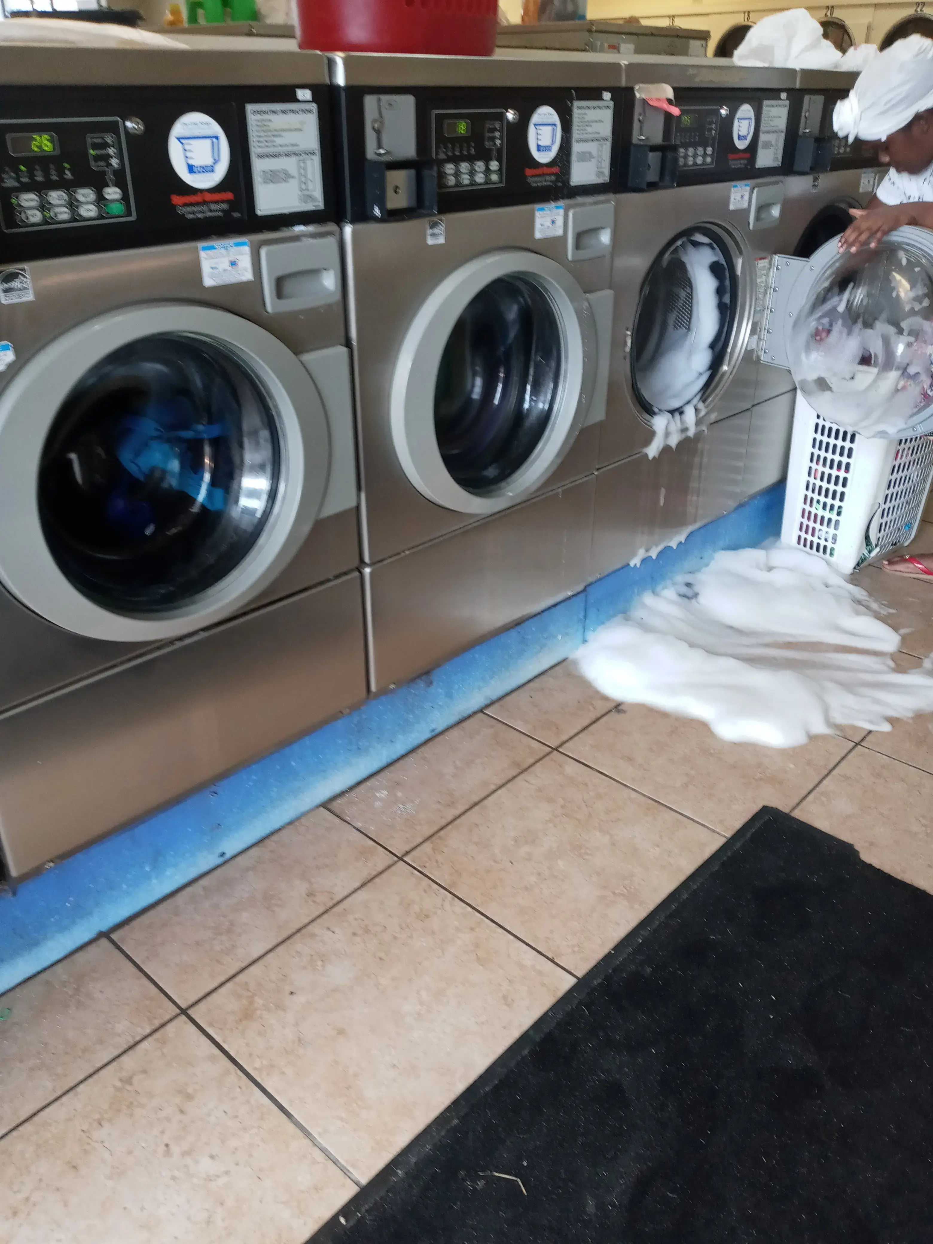 Wasco Clean Coin Laundry - Image 12