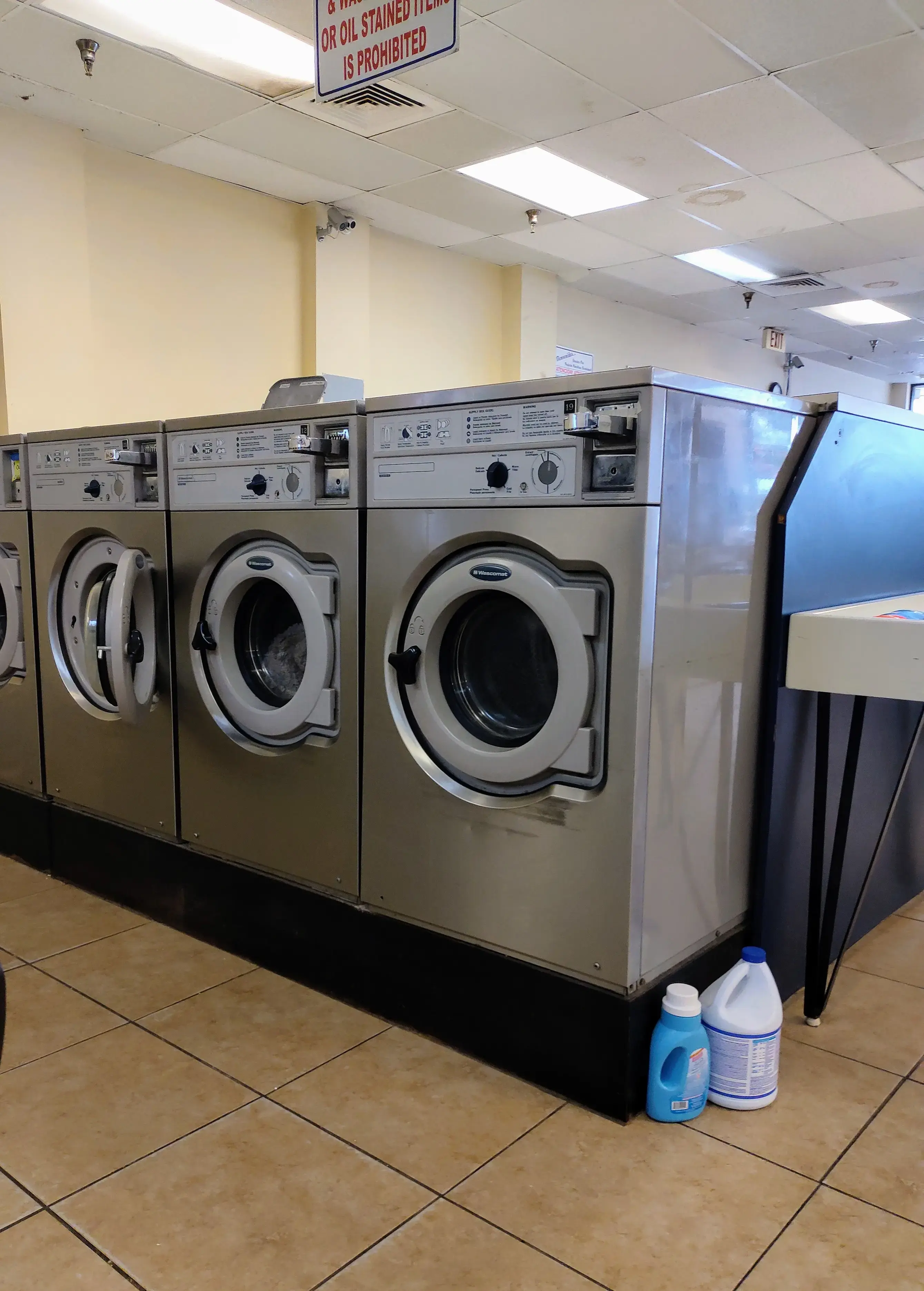 Wasco Clean Coin Laundry - Image 15