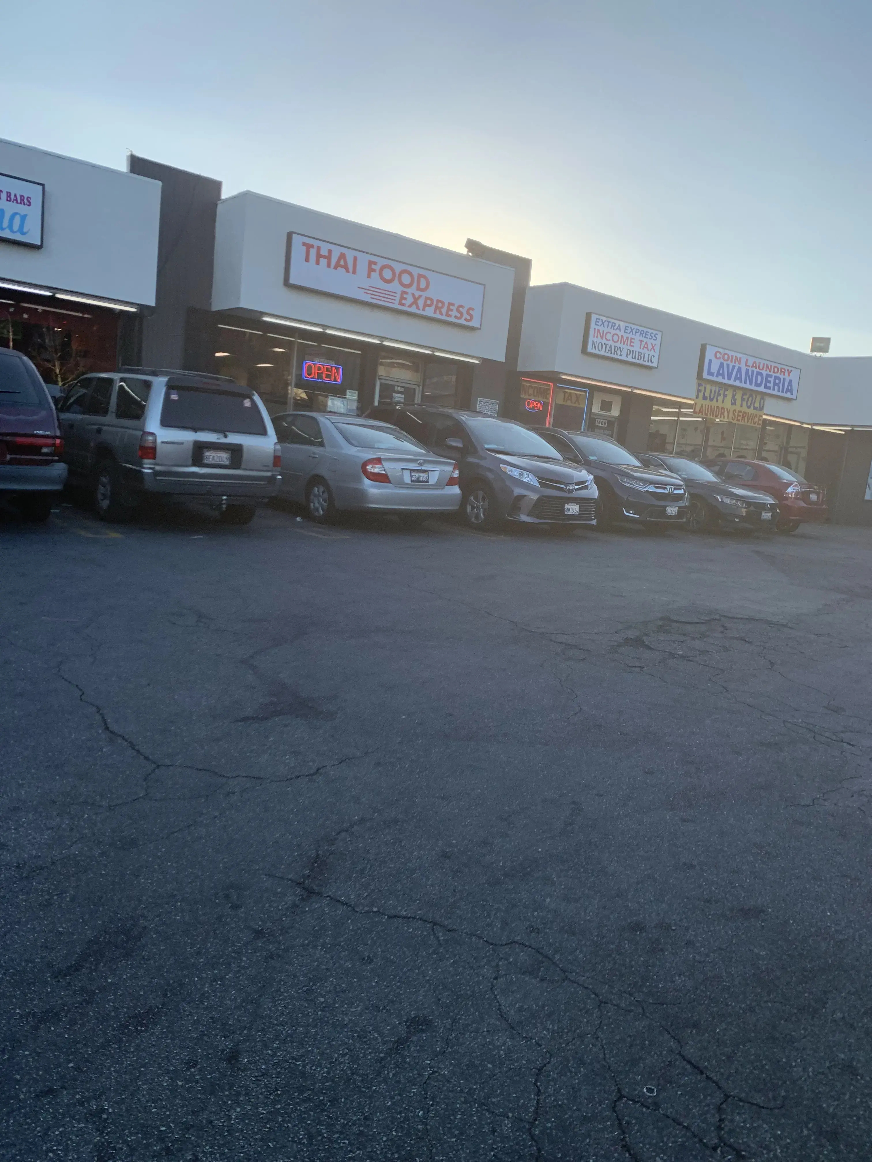 Wash and Fold Laundromat - Image 5