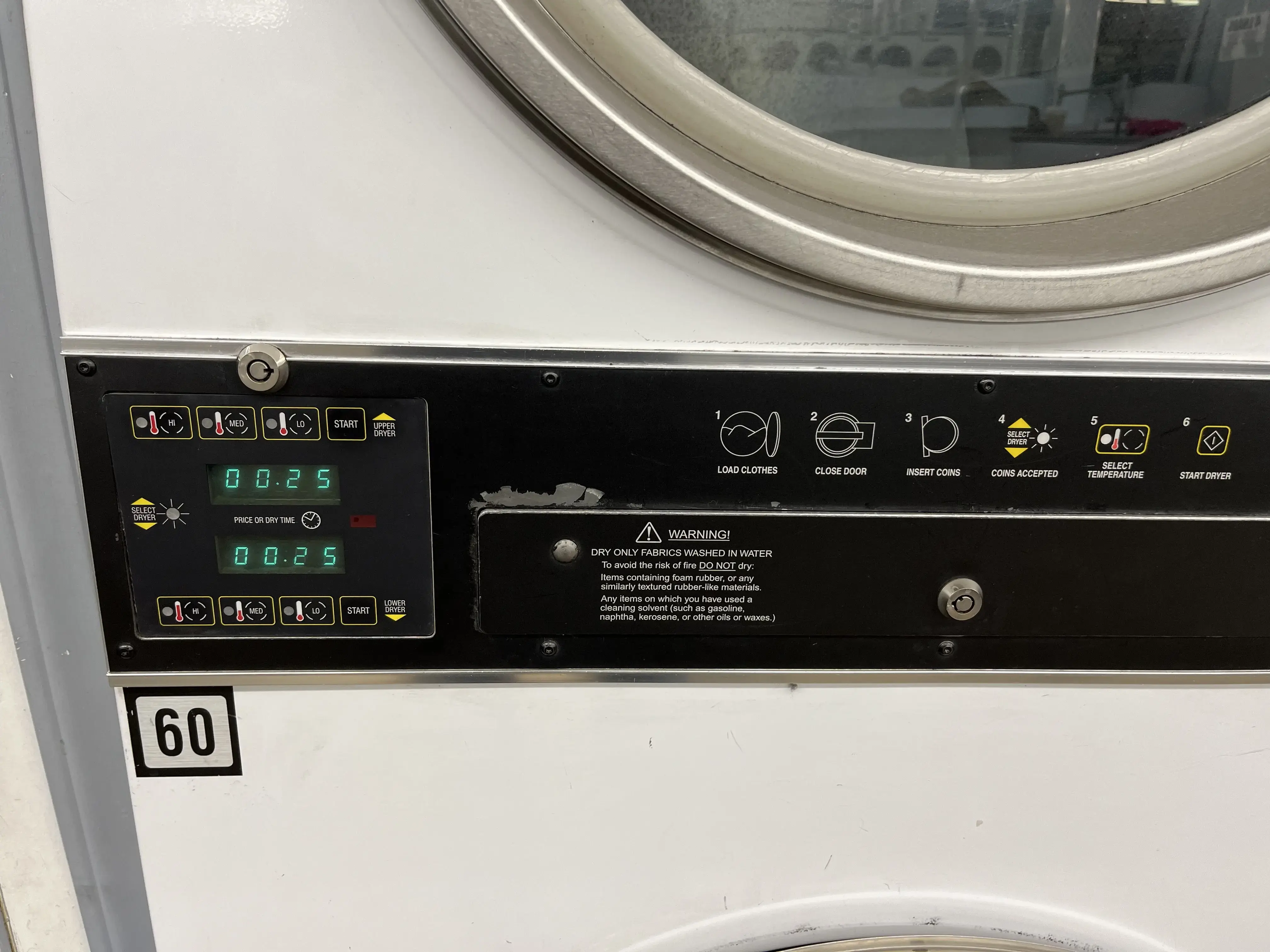 Wash and Fold Laundromat thumbnail 14