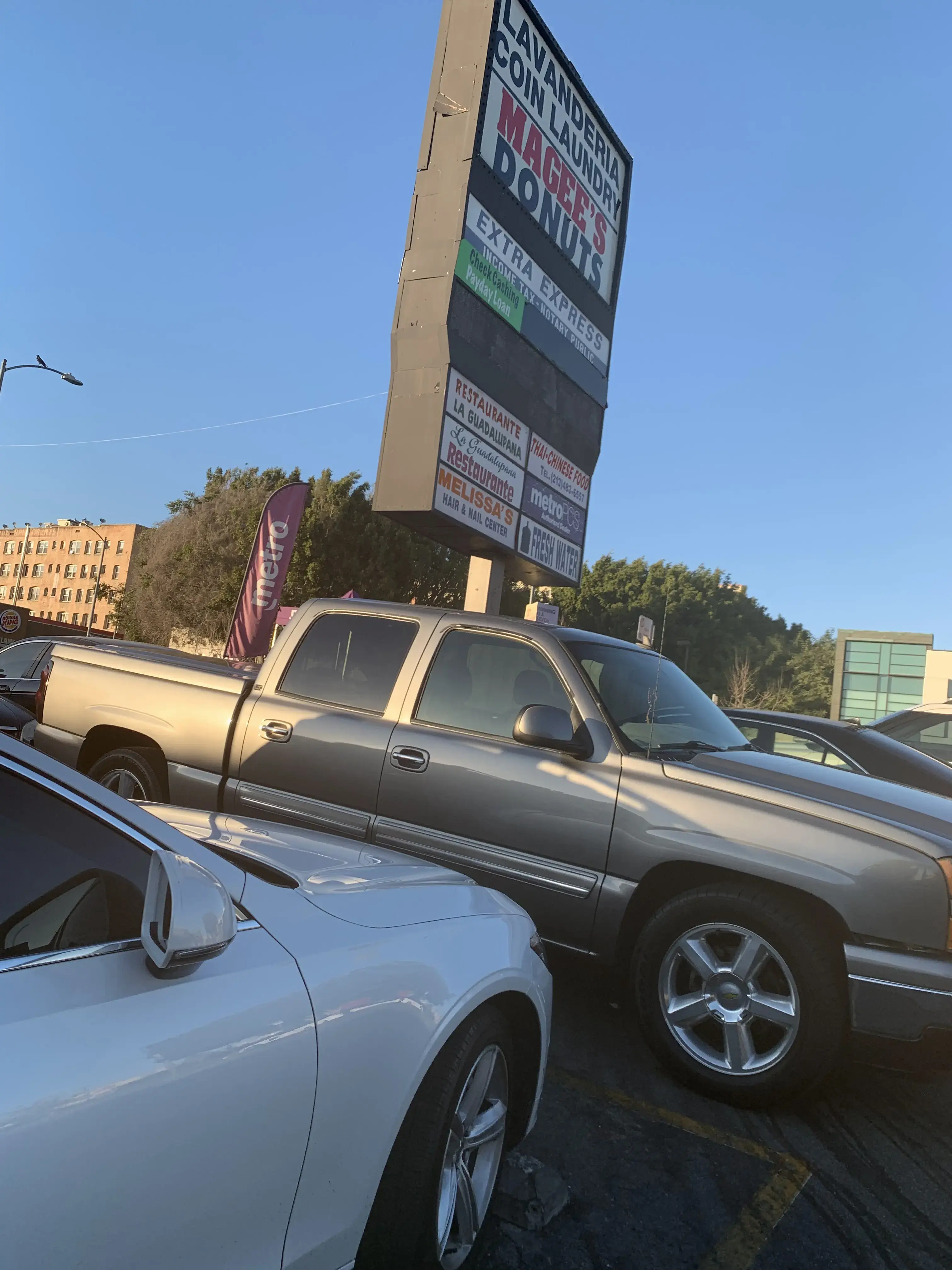 Wash and Fold Laundromat - Image 18