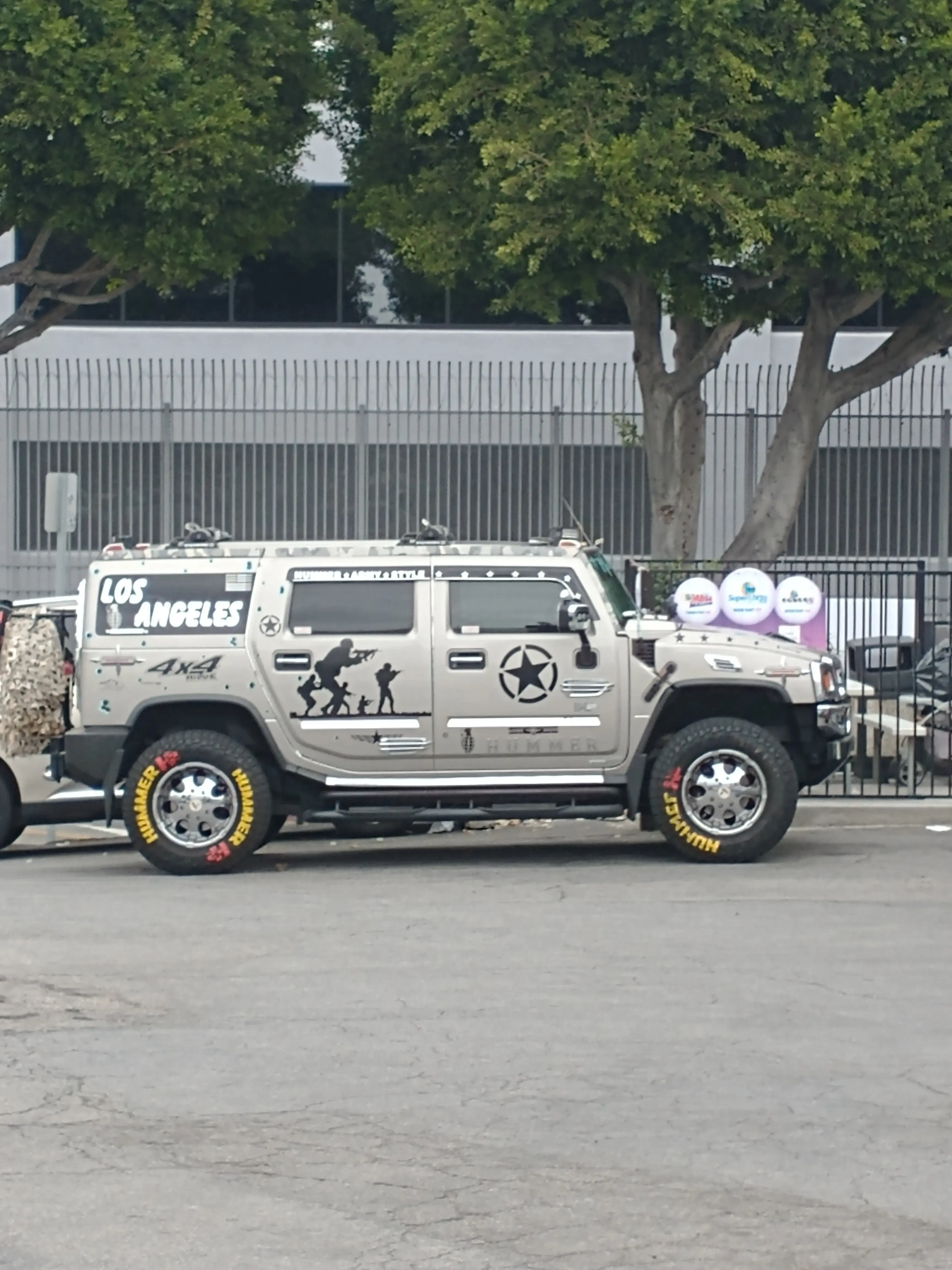 Wash and Fold Laundromat thumbnail 19