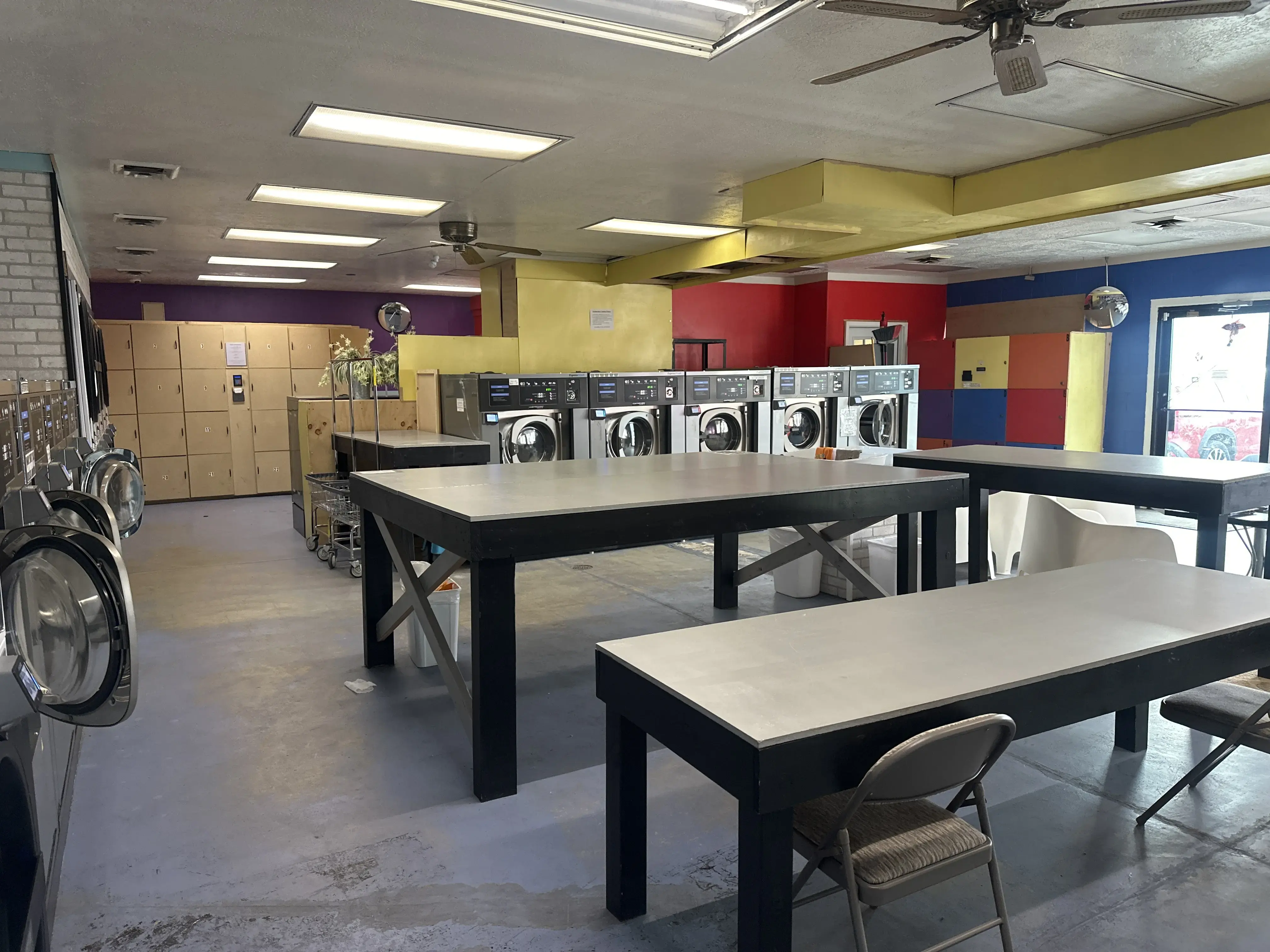 Wash and Play Laundromat thumbnail 17